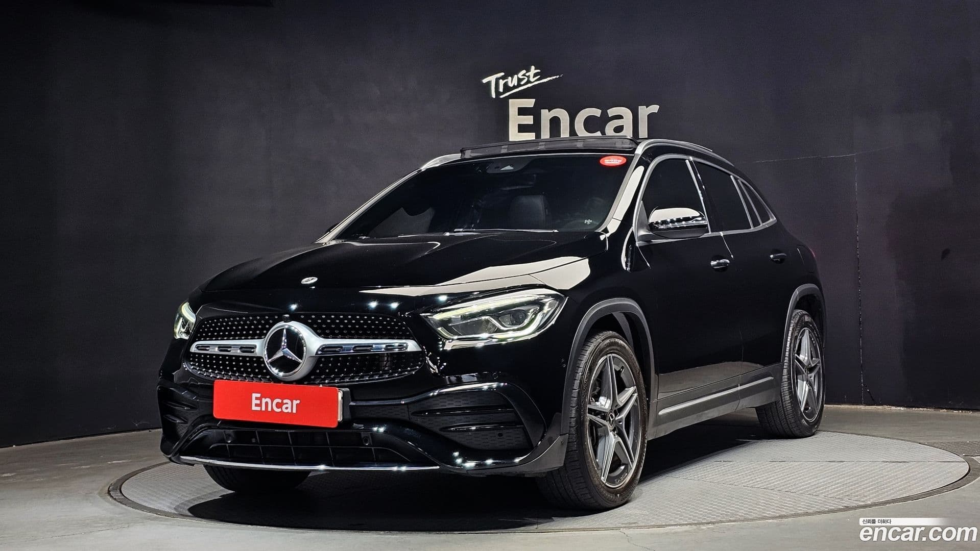 Main__Slider__Photo:GLA-Class Mercedes-Benz 2021.3-0