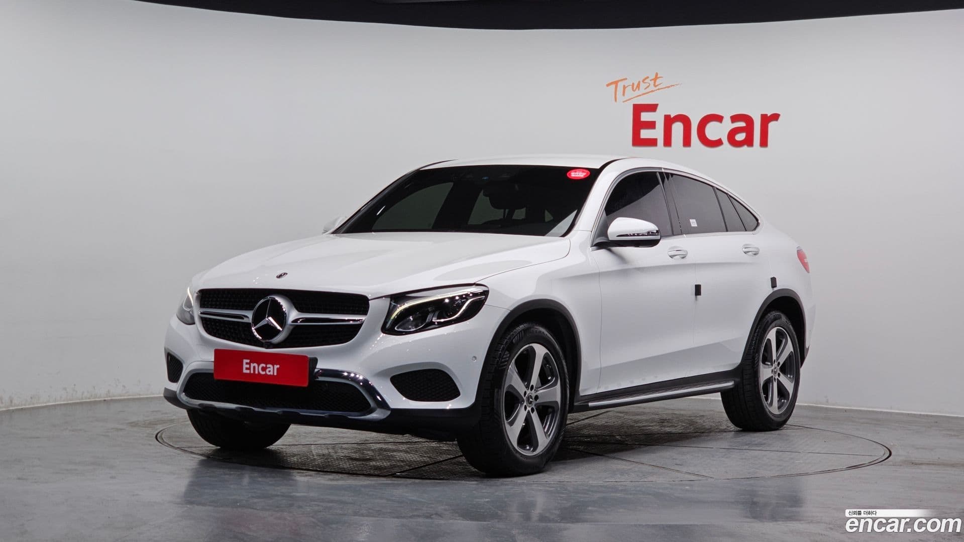 Main__Slider__Photo:GLC-Class Mercedes-Benz 2019.4-0