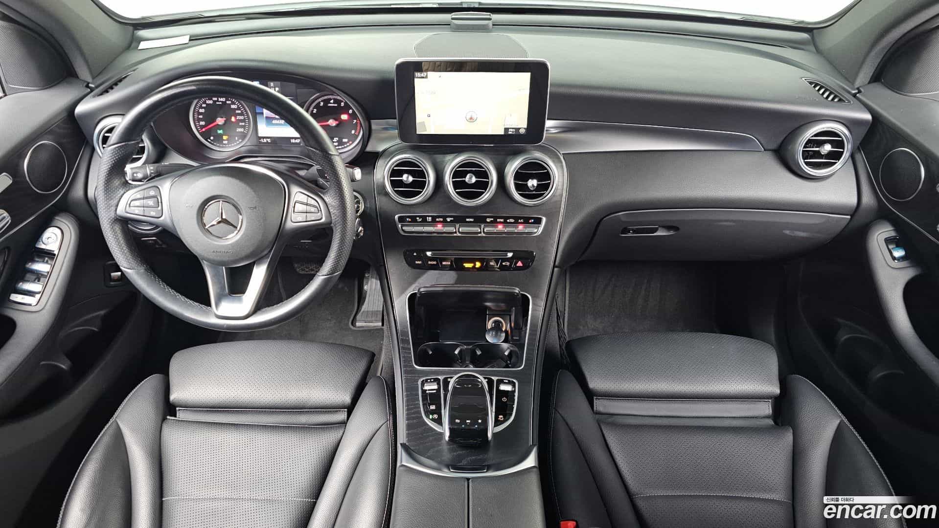 GLC-Class Mercedes-Benz 2019.4-INNER-007