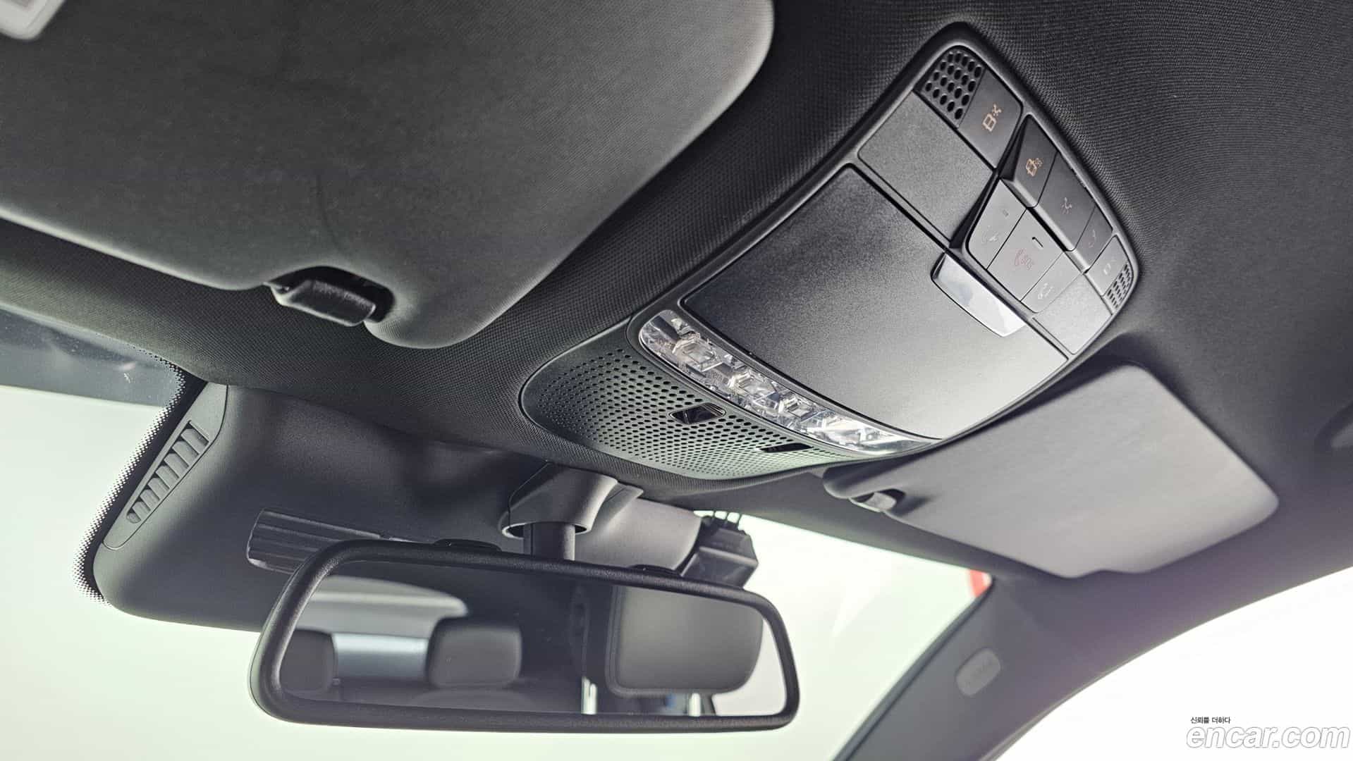 GLC-Class Mercedes-Benz 2019.4-OPTION-022