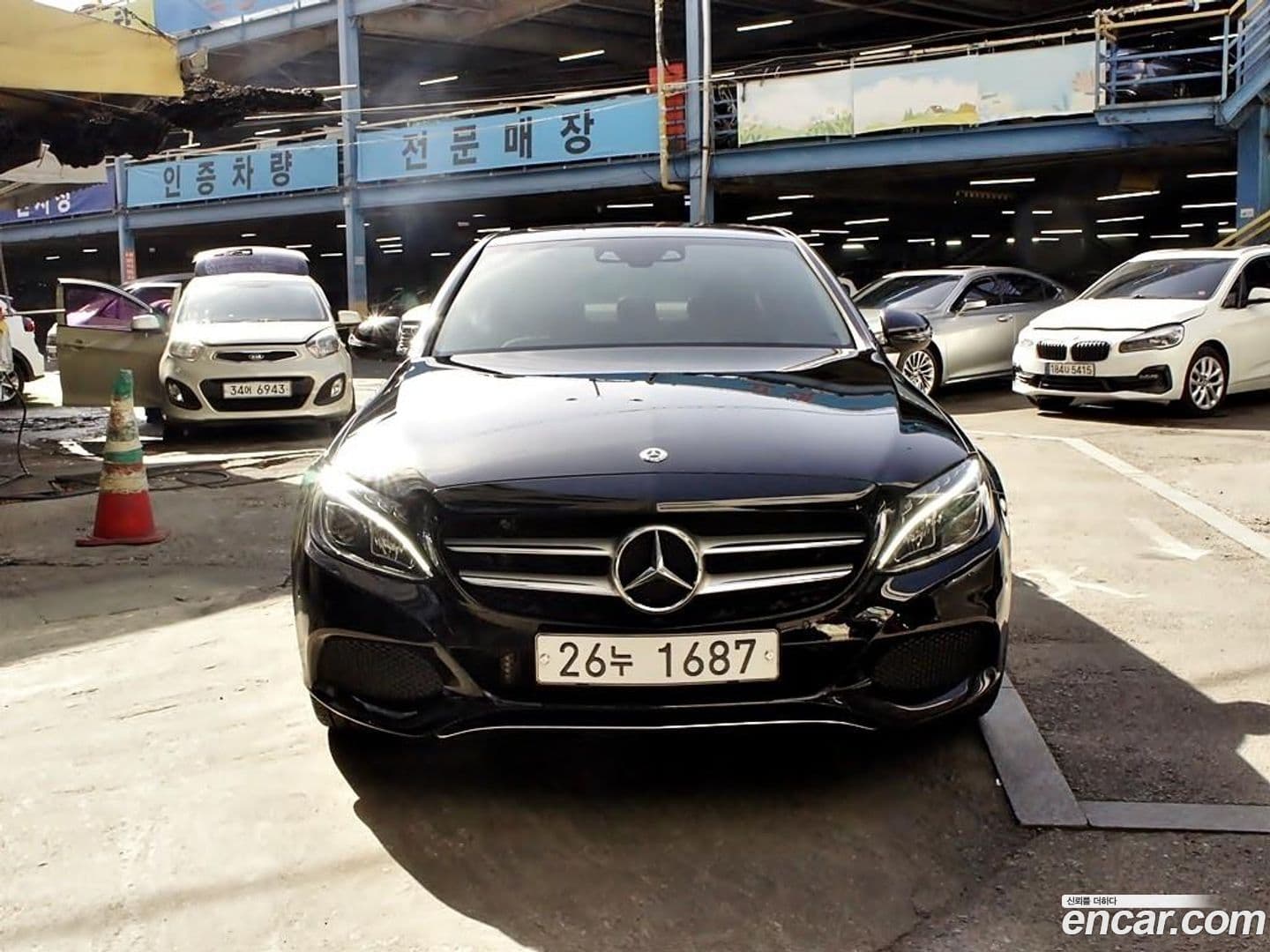 Main__Slider__Photo:C-Class Mercedes-Benz 2017.9-0