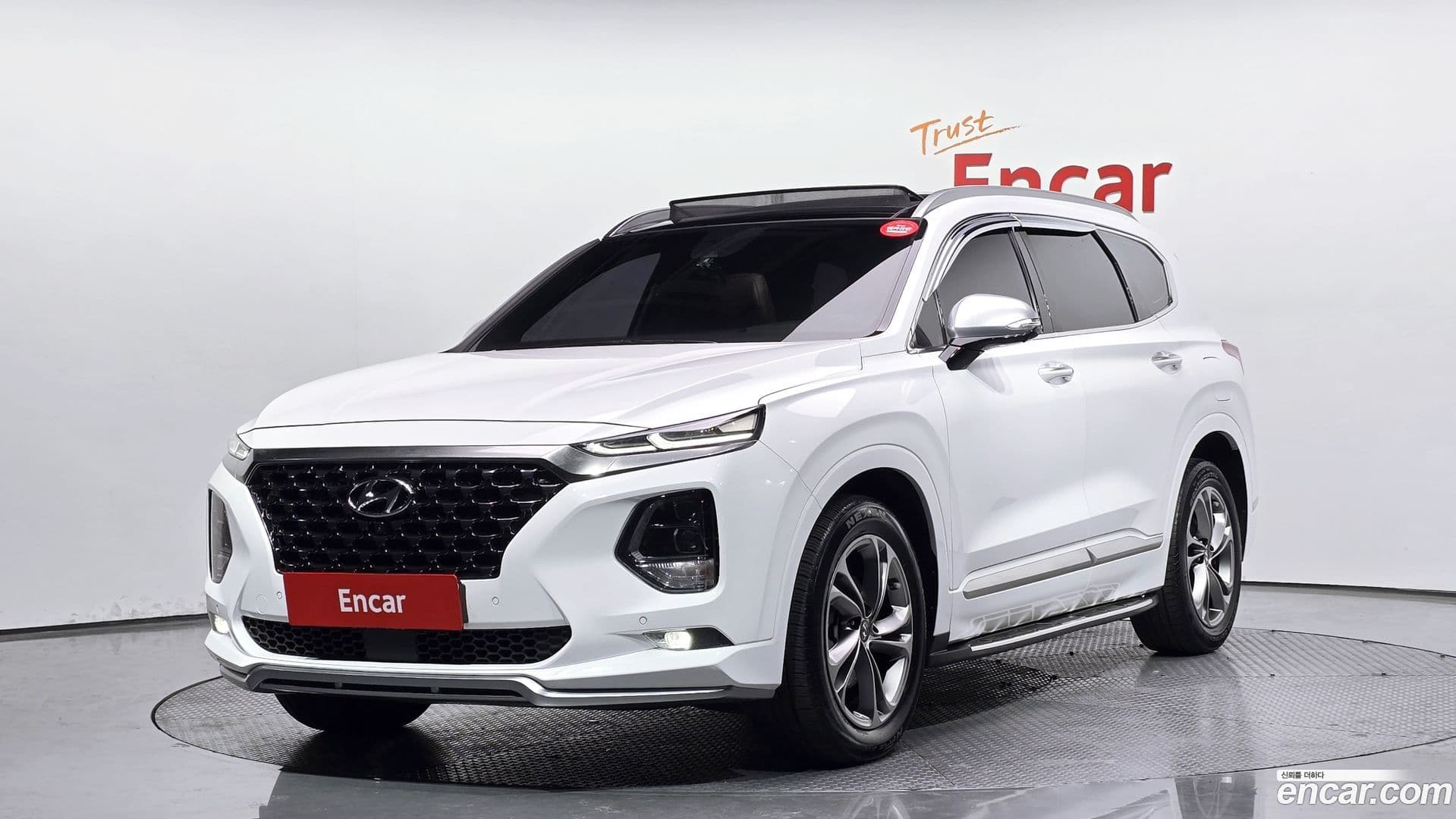 Main__Slider__Photo:Santafe Hyundai 2018.9-0