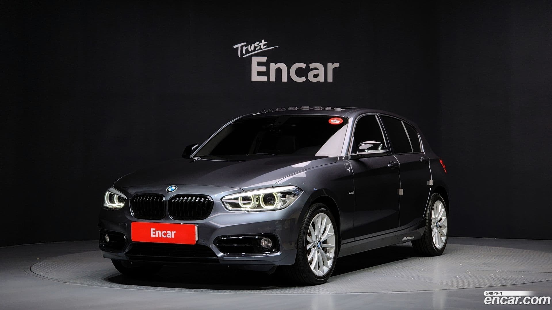 Main__Slider__Photo:1-Series BMW 2015.10-0