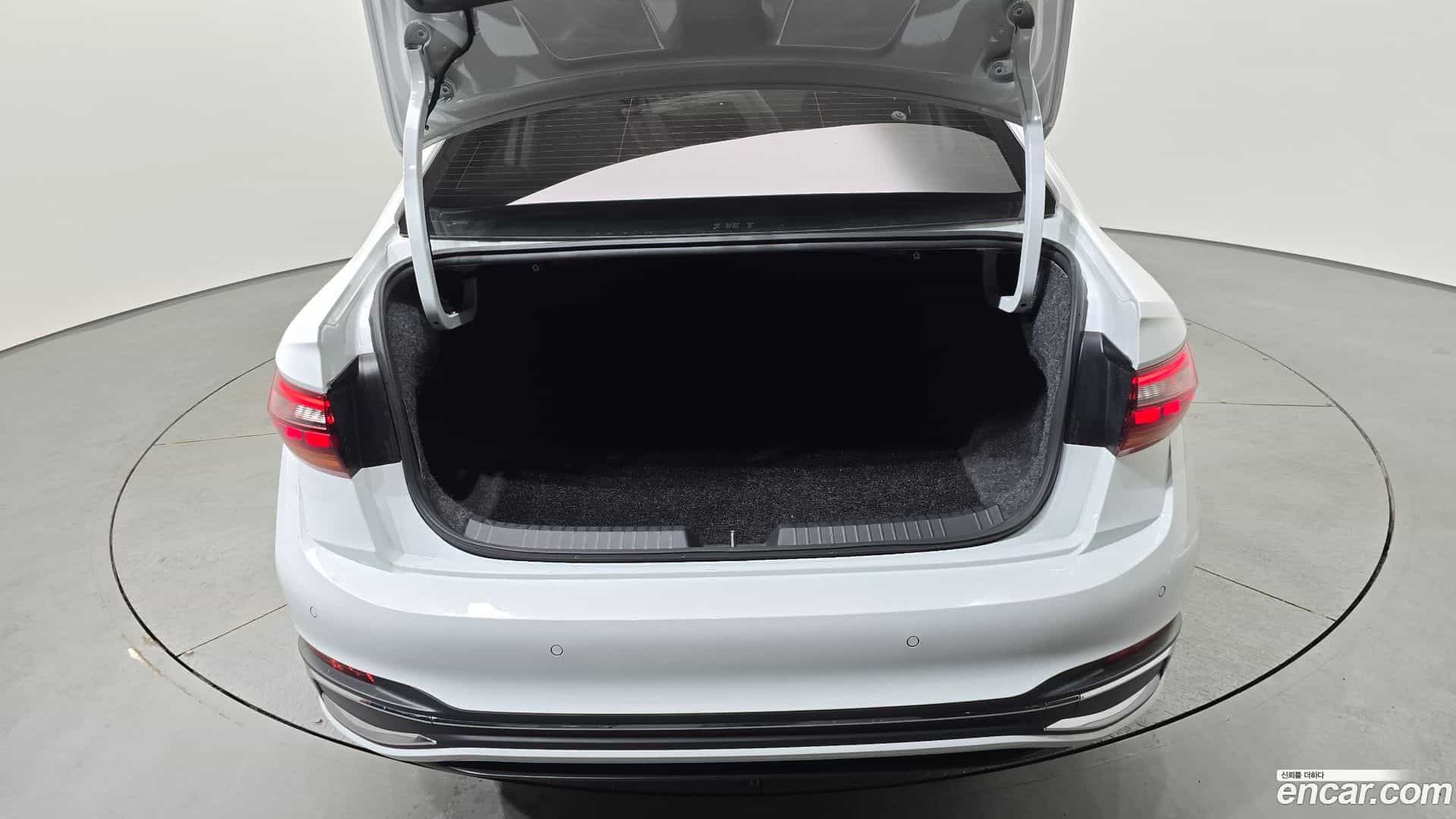 Jetta Volkswagen 2023.7-OPTION-024