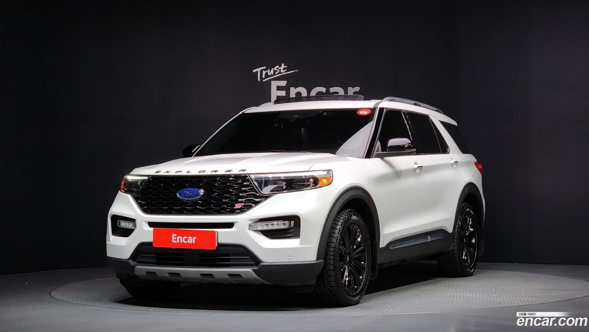 Main__Slider__Photo:Explorer Ford 2019.10-0