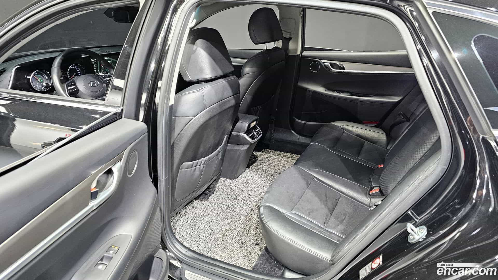 Grandeur Hyundai 2020.11-OPTION-015
