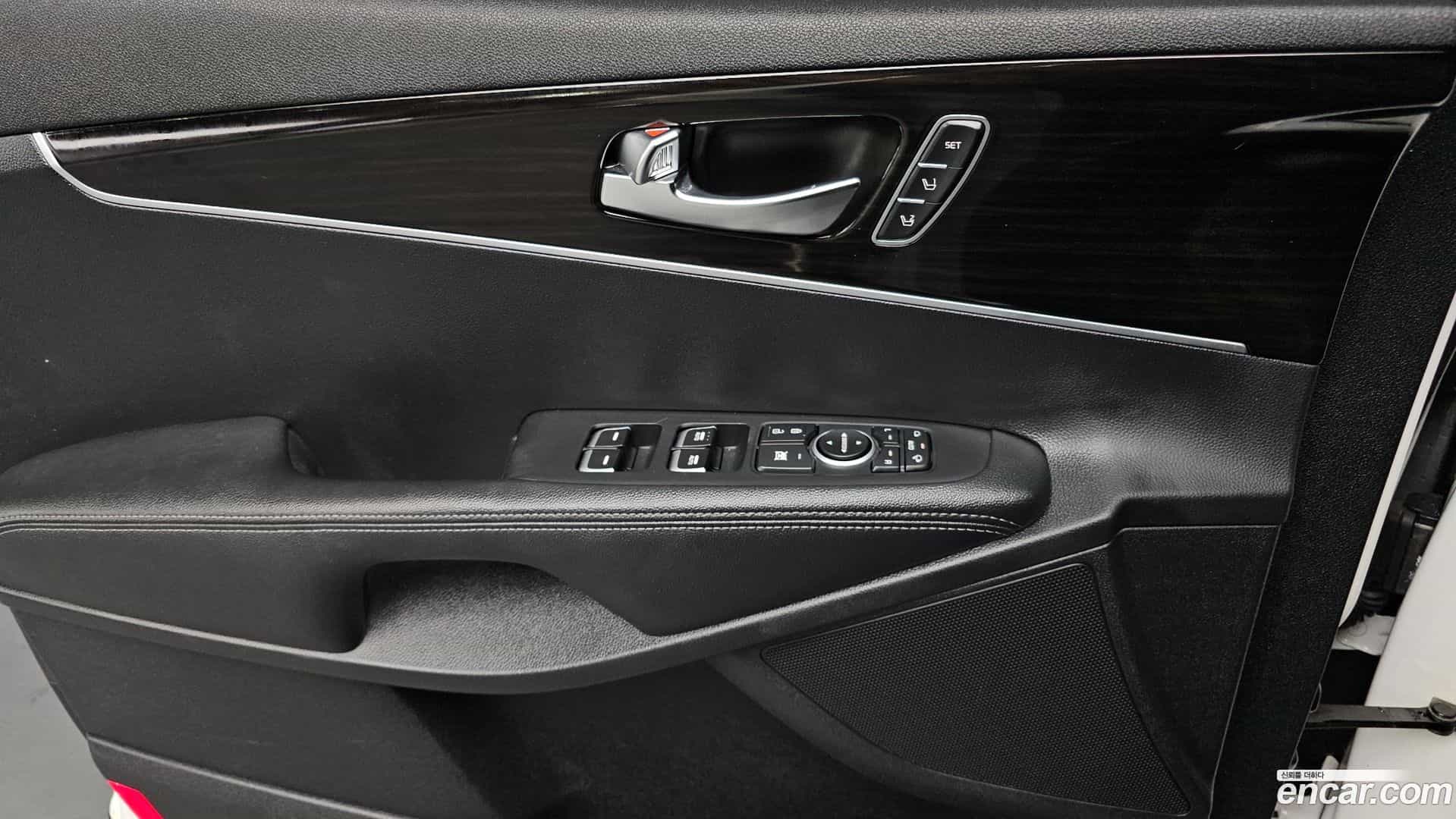 Sorento Kia 2019.6-OPTION-021
