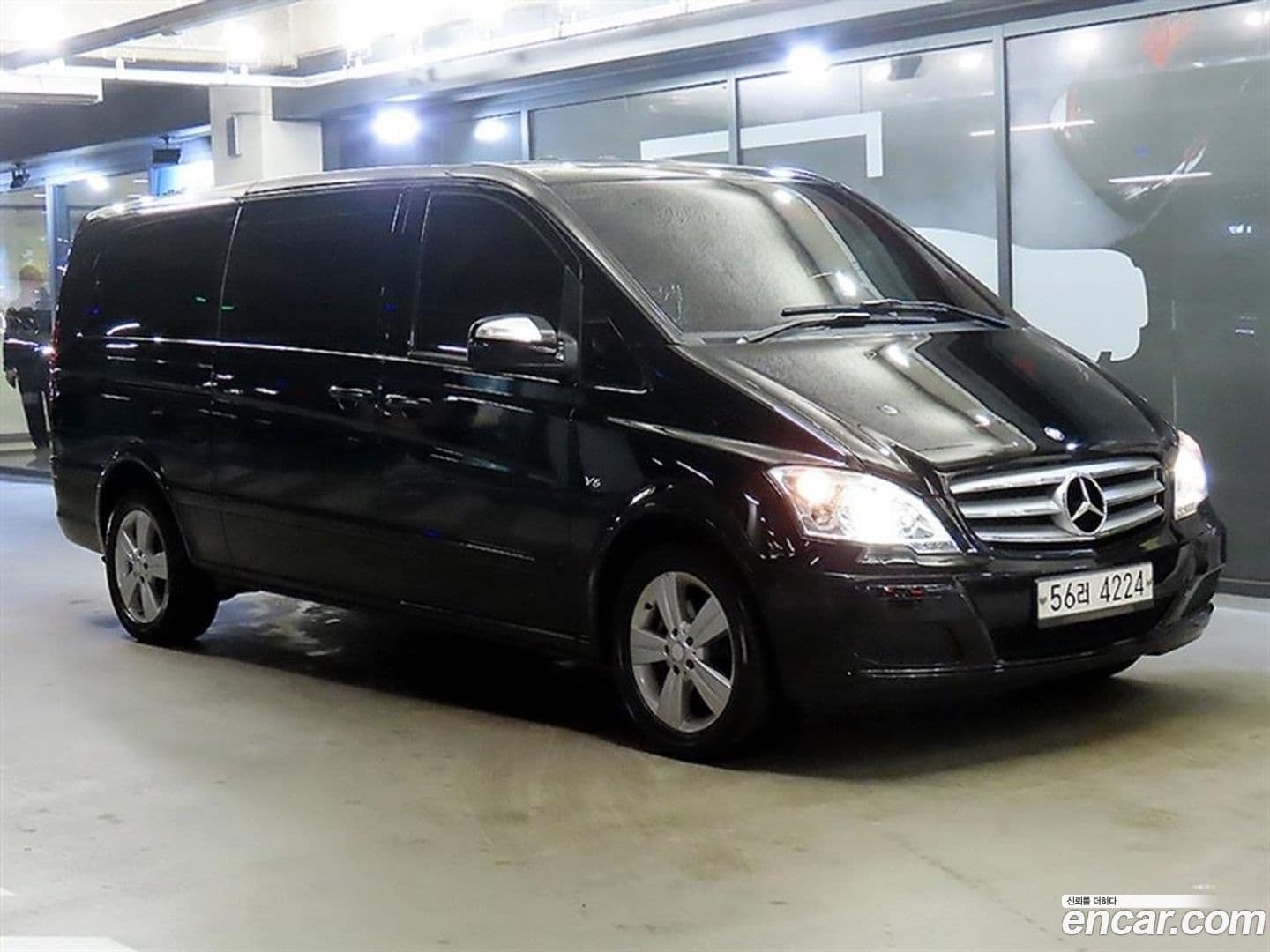 Main__Slider__Photo:V-Class Mercedes-Benz 2011.11-0
