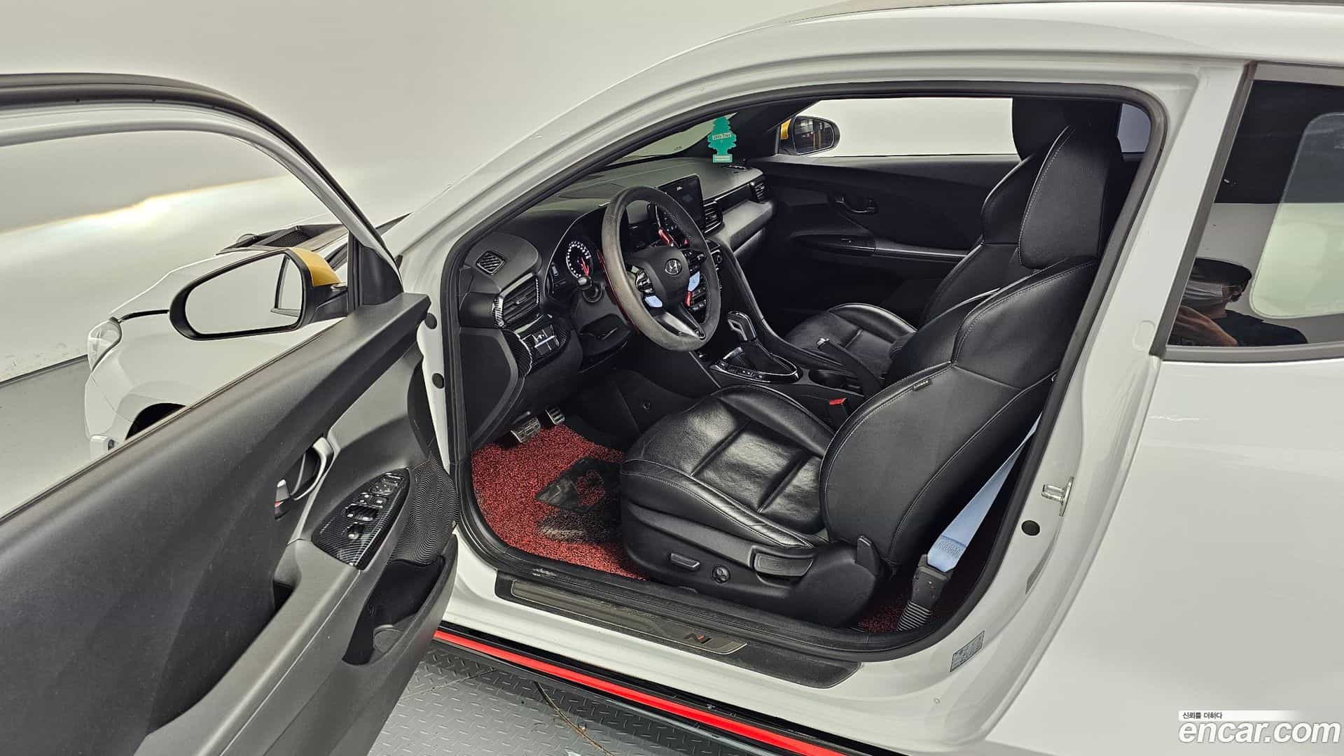 Veloster Hyundai 2020.9-OPTION-015