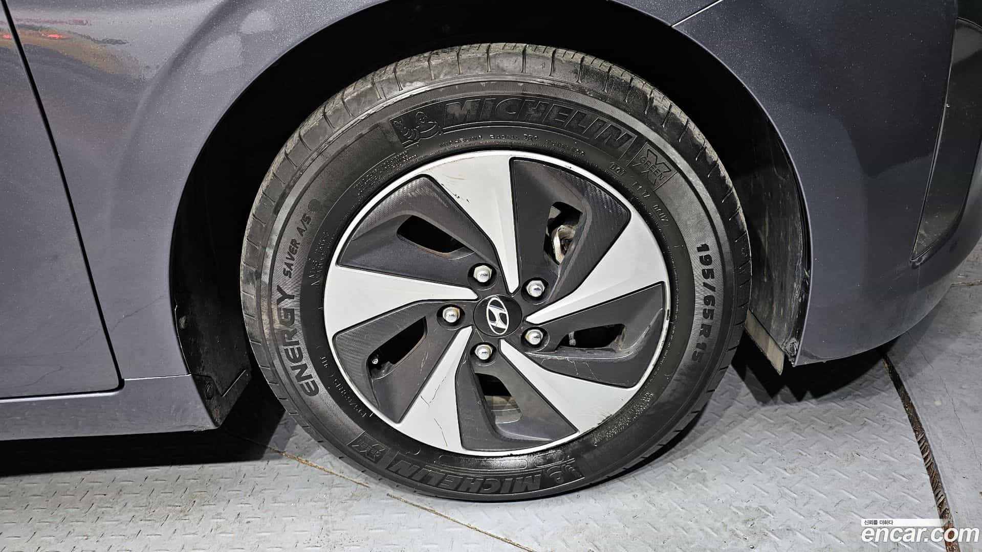Ioniq Hyundai 2018.11-OUTER-005
