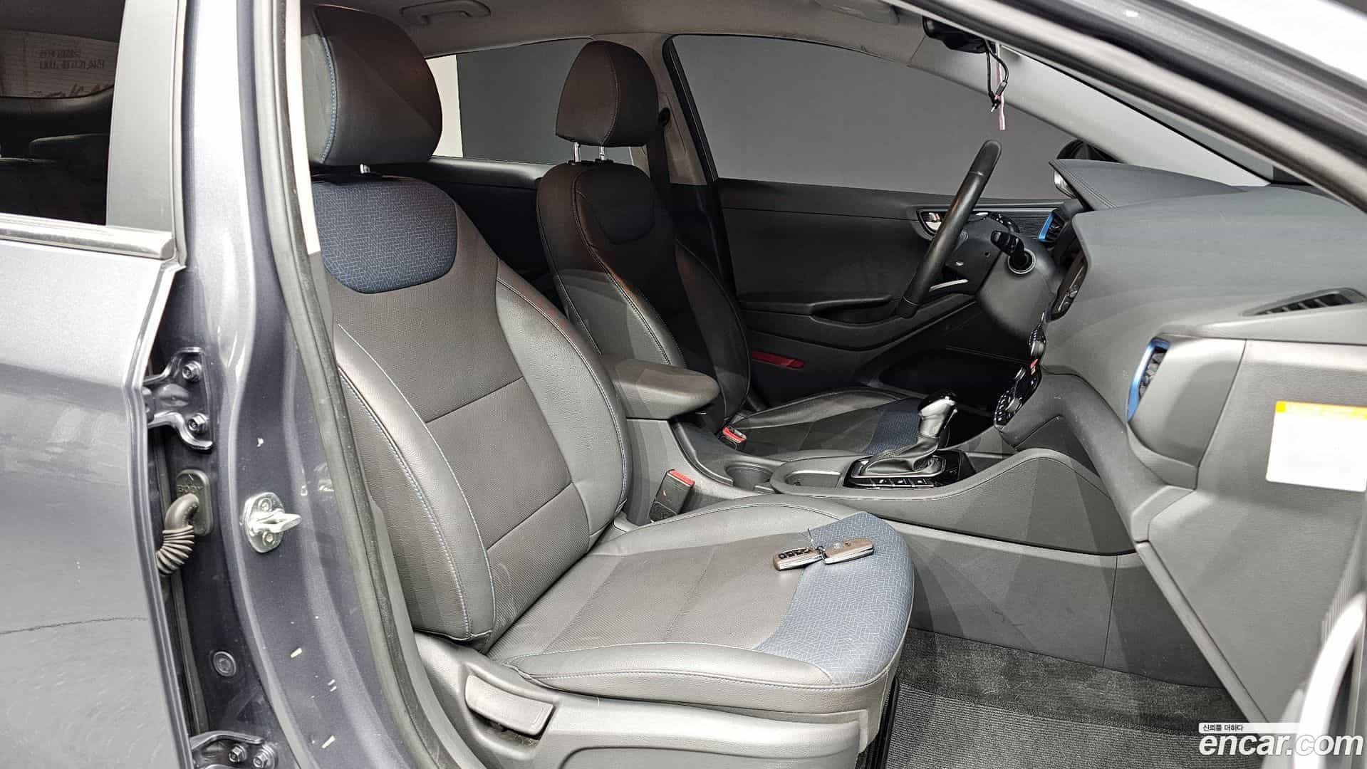 Ioniq Hyundai 2018.11-INNER-010