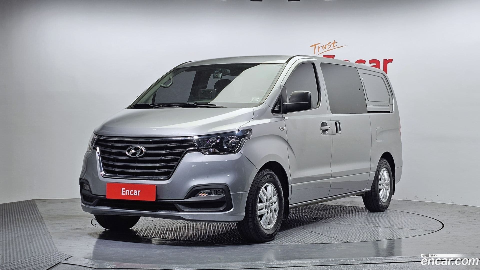 Main__Slider__Photo:Starex Hyundai 2018.2-0