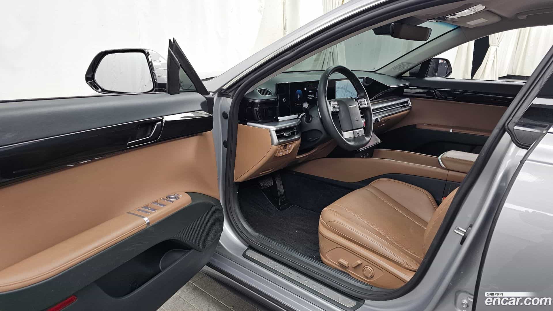 Grandeur Hyundai 2023.2-INNER-010