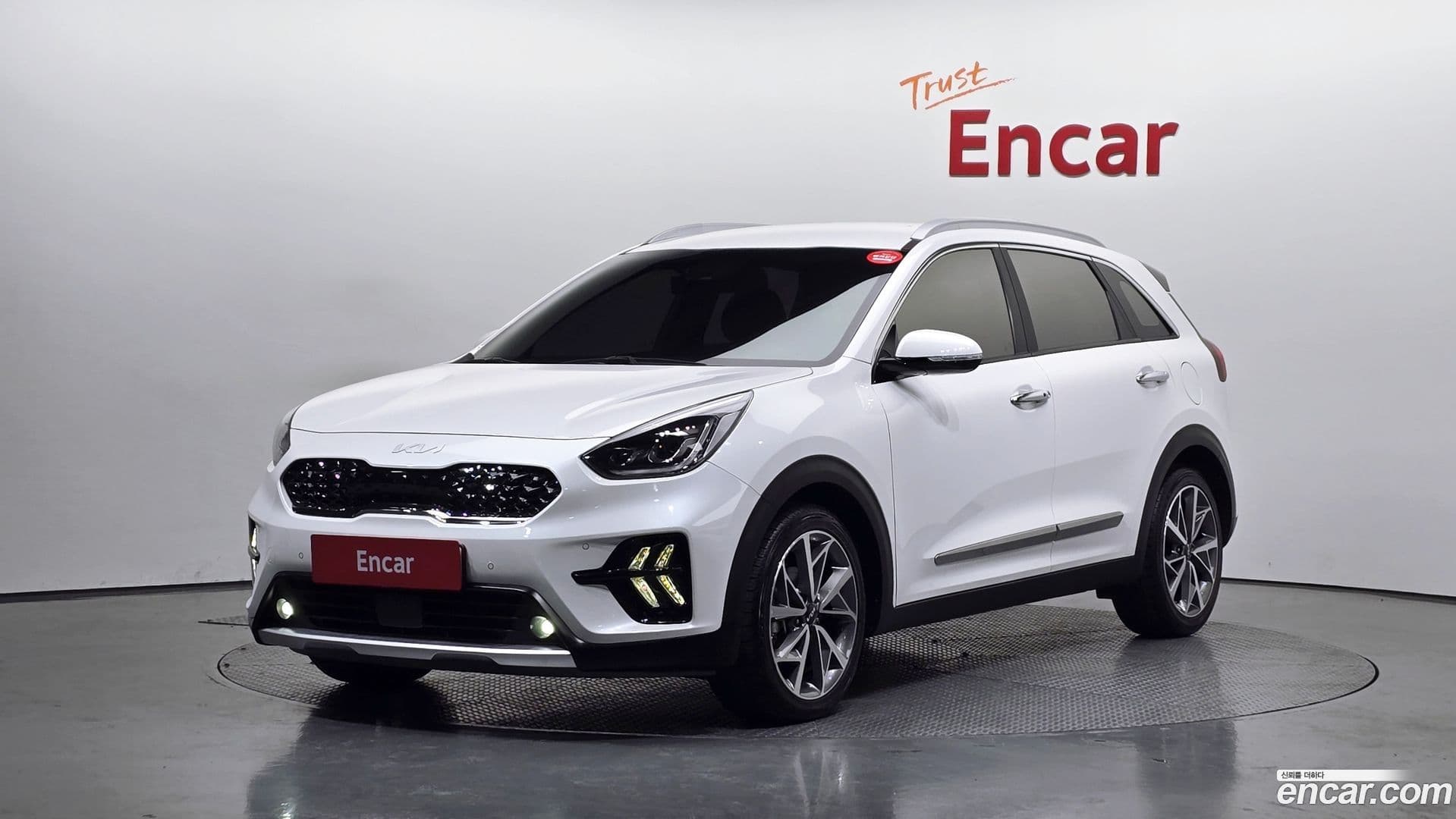 Main__Slider__Photo:Niro Kia 2021.8-0