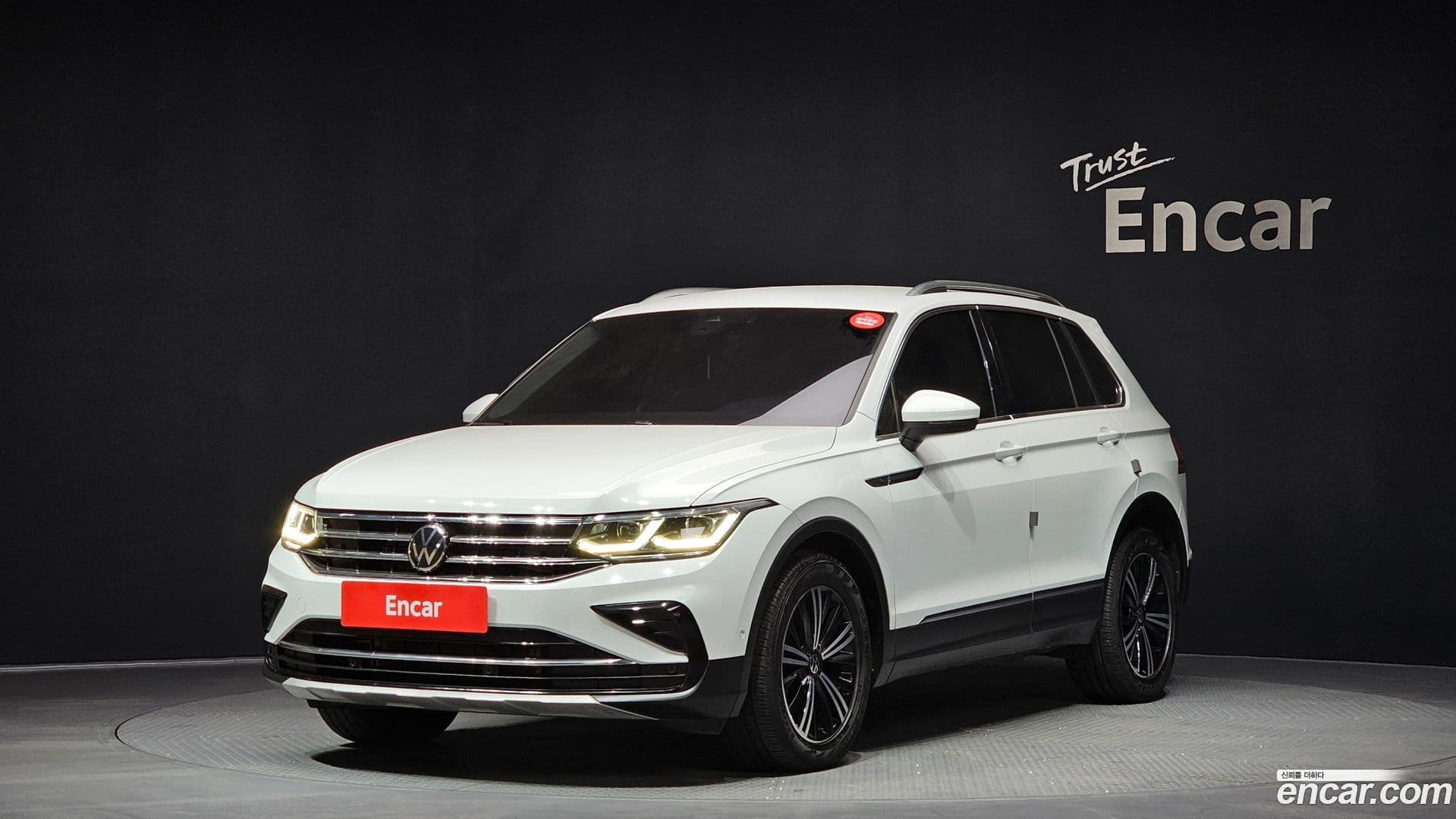 Main__Slider__Photo:Tiguan Volkswagen 2022.11-0
