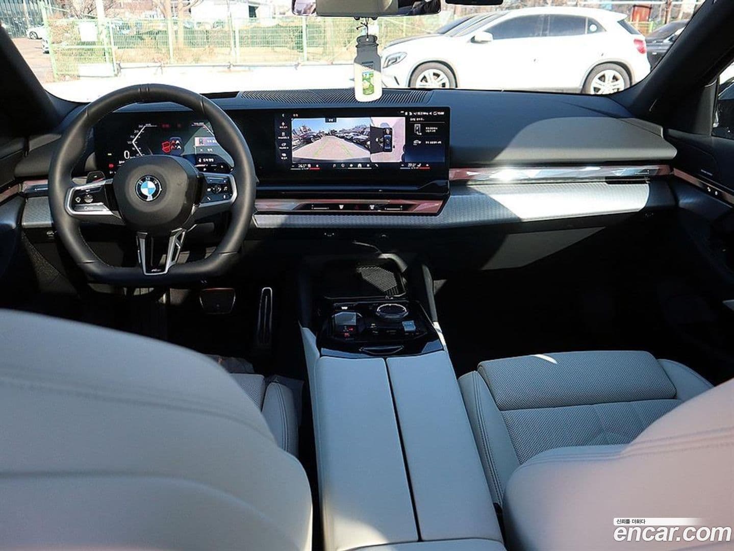 Main__Slider__Photo:5-Series BMW 2025.6-0
