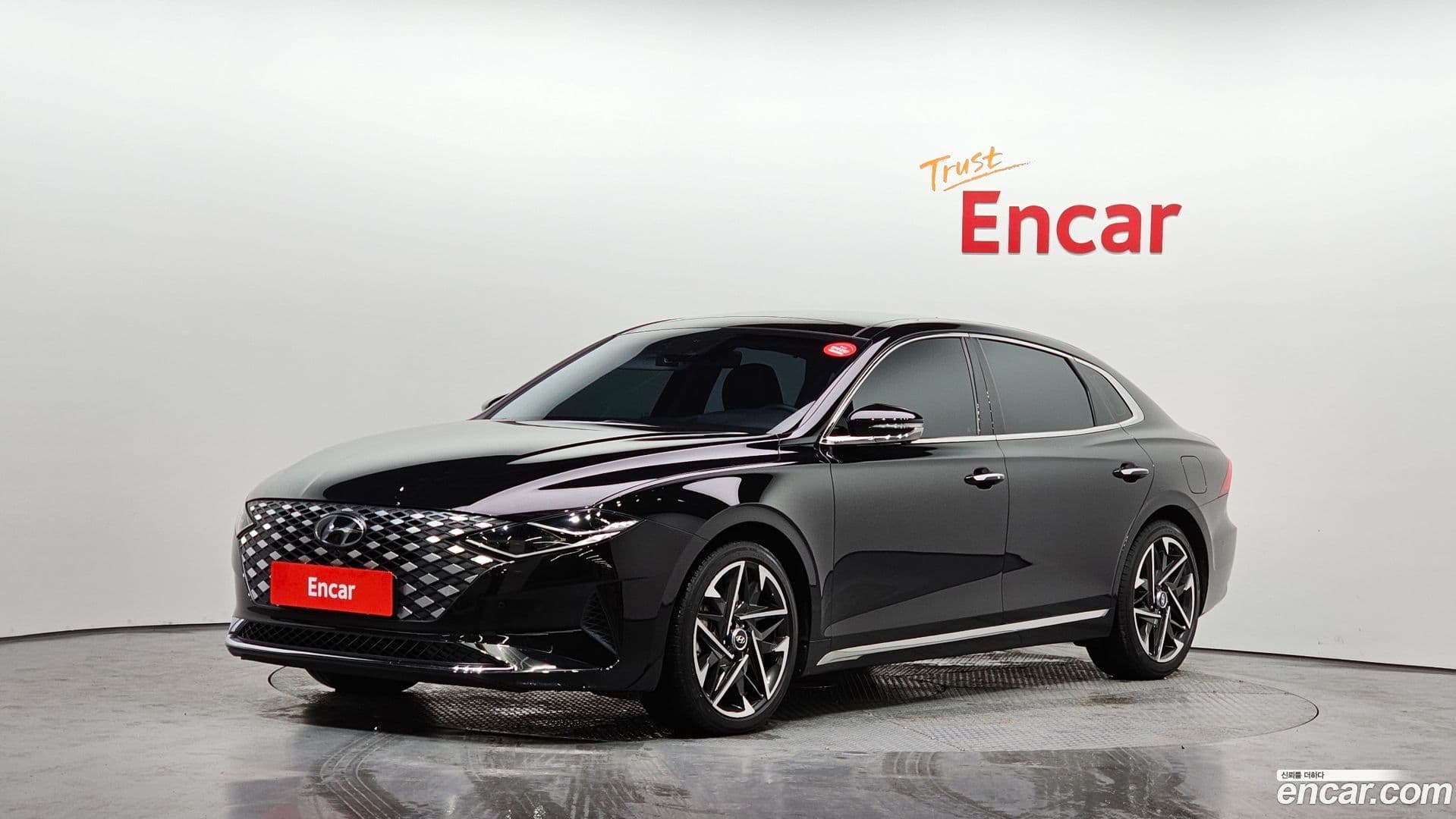 Main__Slider__Photo:Grandeur Hyundai 2021.11-0