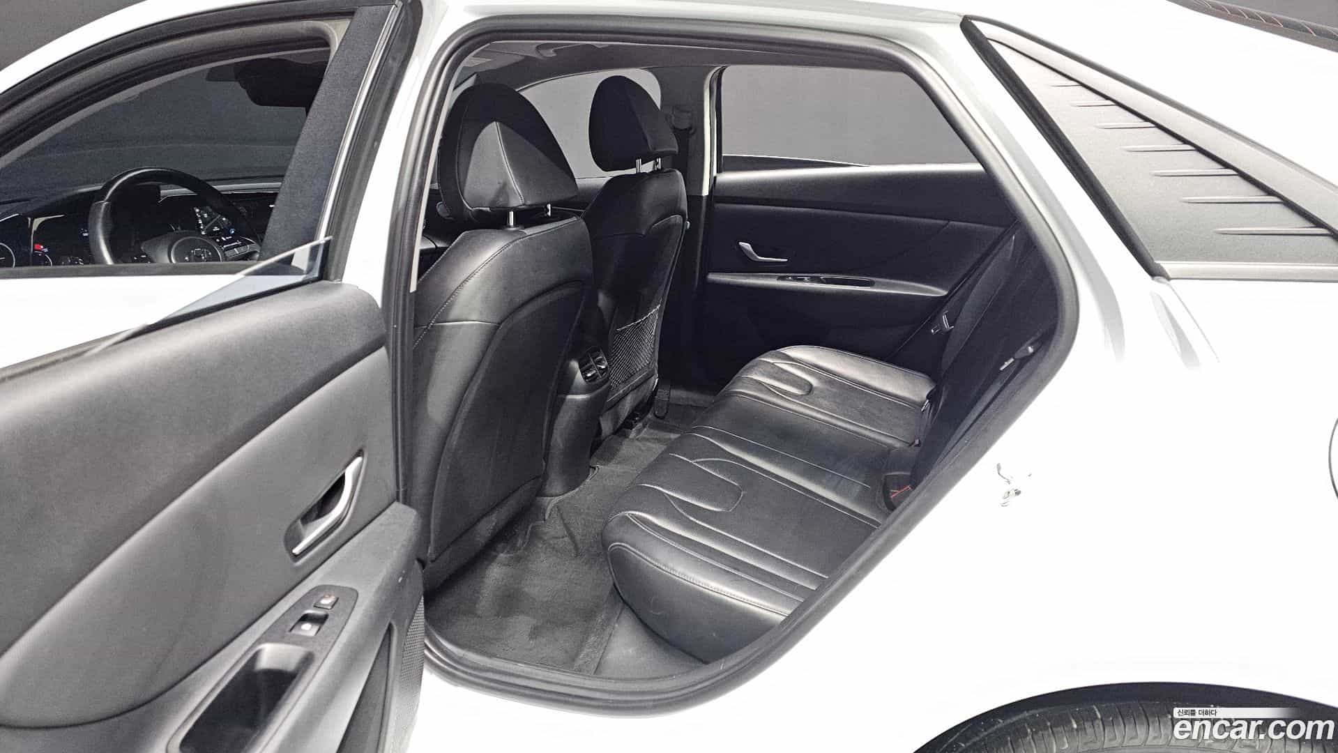 AVANTE Hyundai 2022.9-OPTION-016