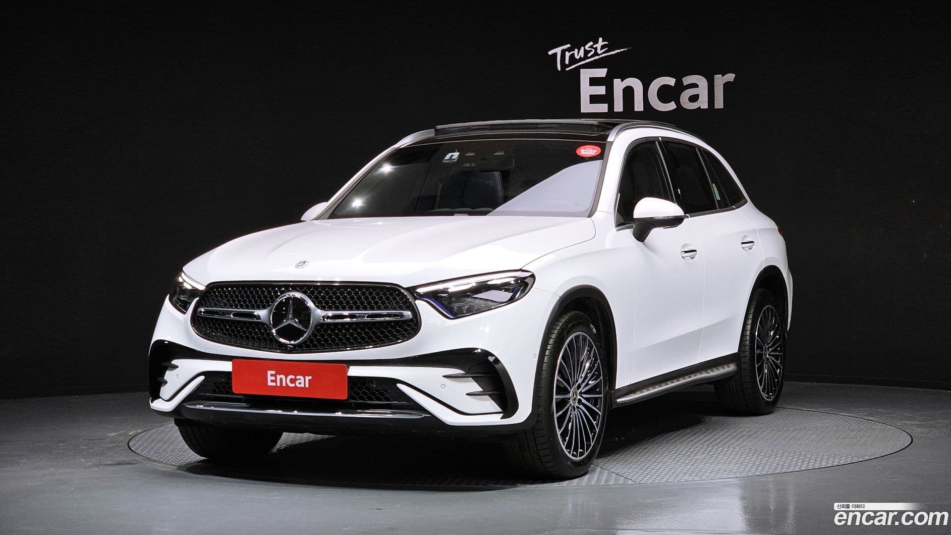 Main__Slider__Photo:GLC-Class Mercedes-Benz 2025.4-0