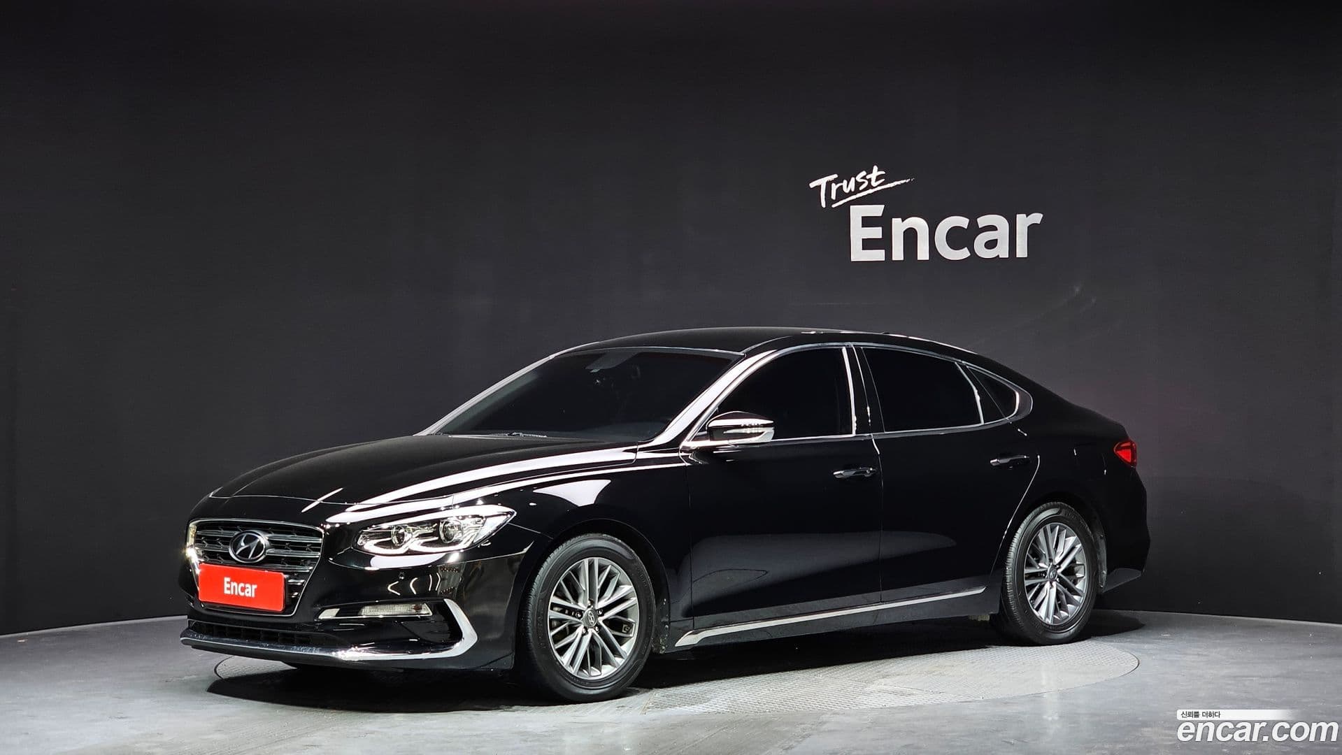 Main__Slider__Photo:Grandeur Hyundai 2018.6-0