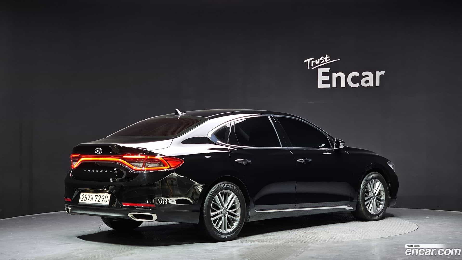 Grandeur Hyundai 2018.6-OUTER-002