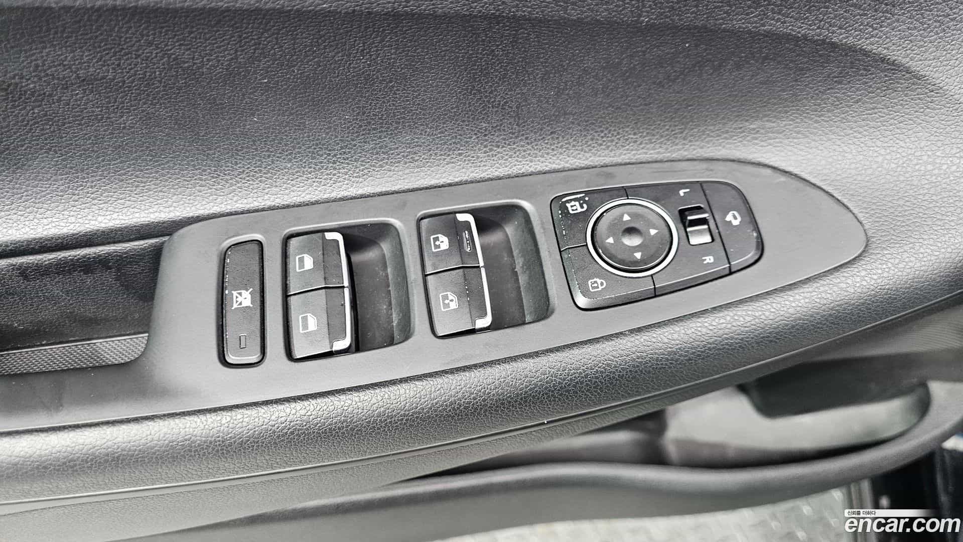 Grandeur Hyundai 2018.6-OPTION-021