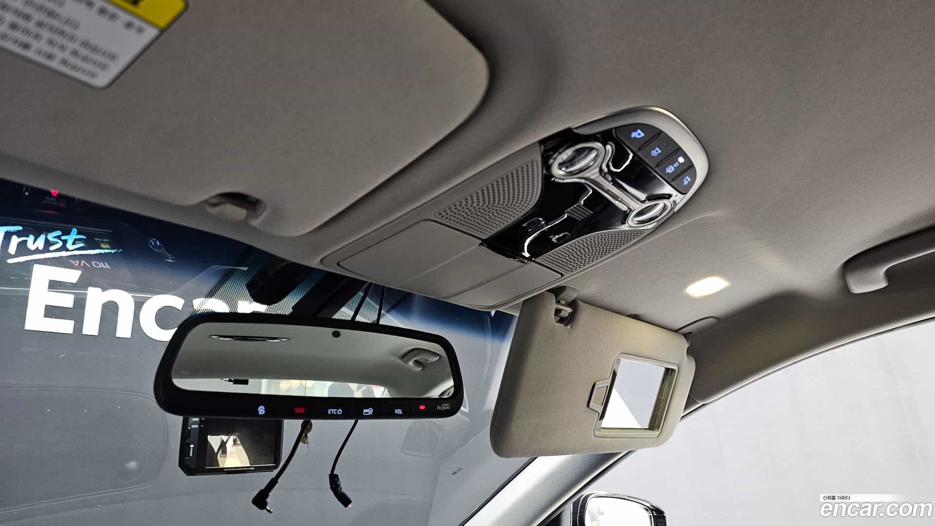 Grandeur Hyundai 2018.6-OPTION-024
