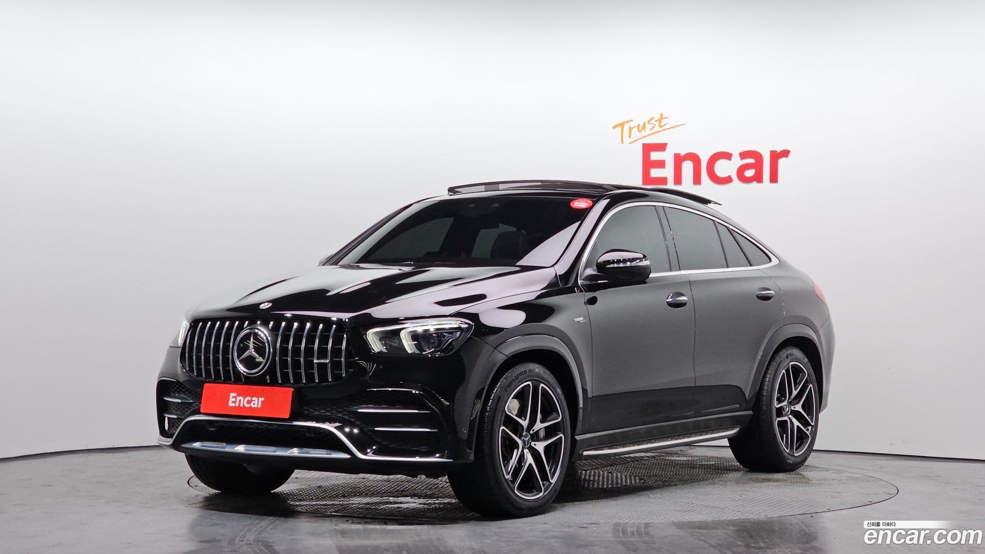 Main__Slider__Photo:GLE-Class Mercedes-Benz 2022.3-0