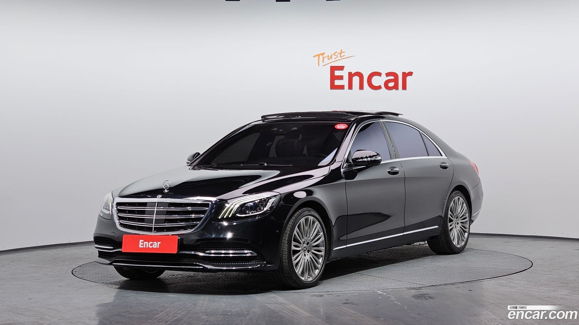 Main__Slider__Photo:S-Class Mercedes-Benz 2019.6-0