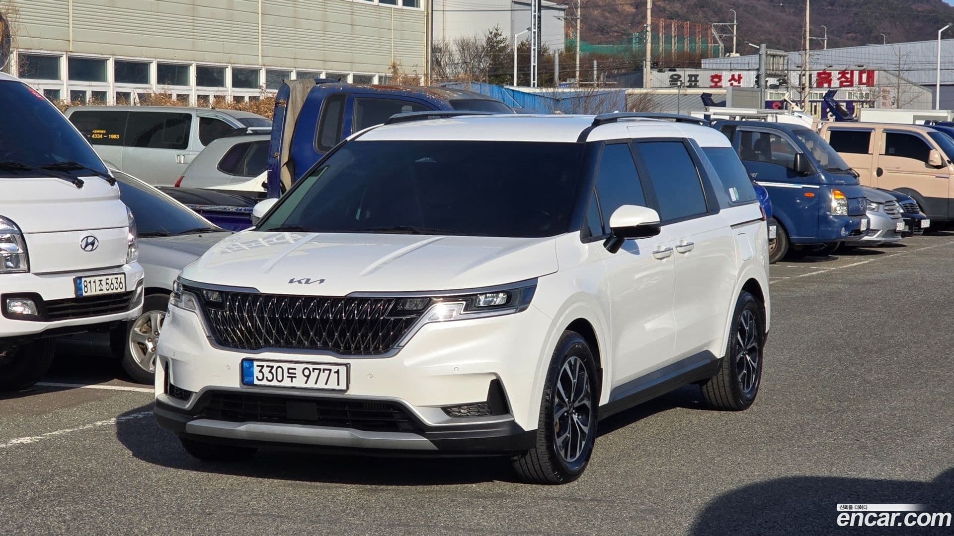 Main__Slider__Photo:Canival Kia 2022.7-0