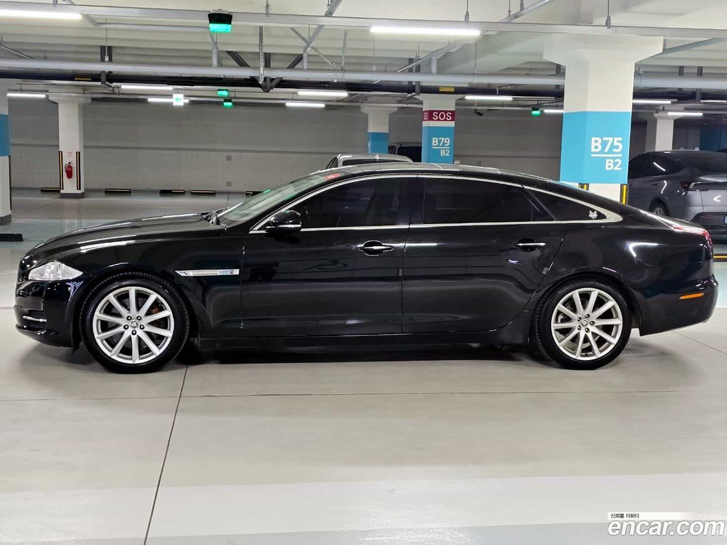 XJ Jaguar 2011.7-OUTER-004