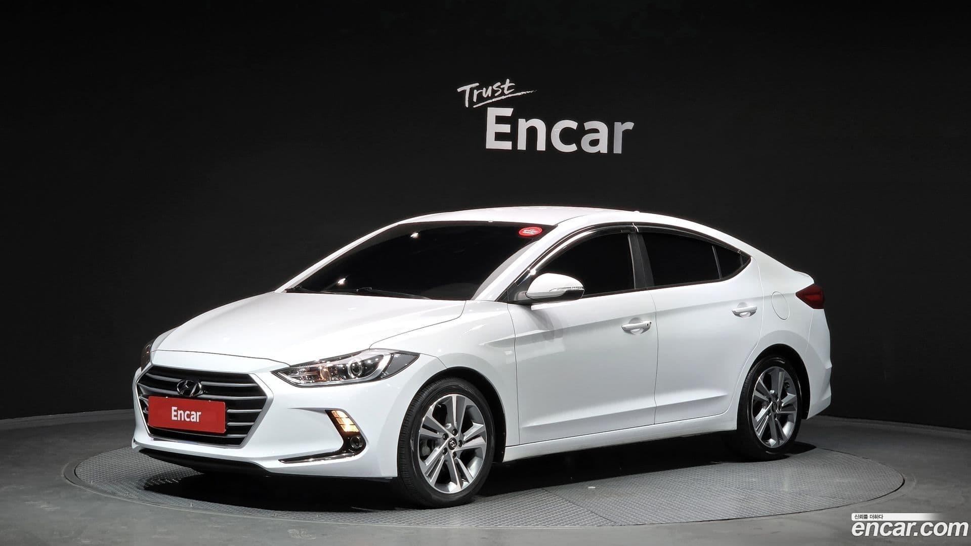 Main__Slider__Photo:AVANTE Hyundai 2018.2-0