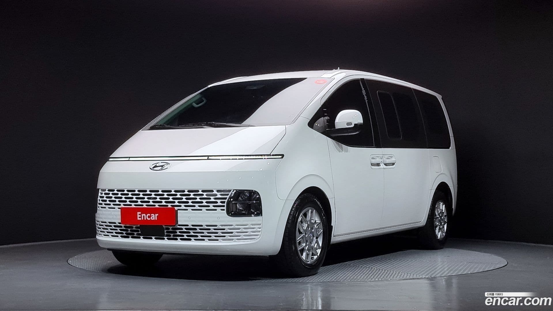 Main__Slider__Photo:Staria Hyundai 2023.7-0