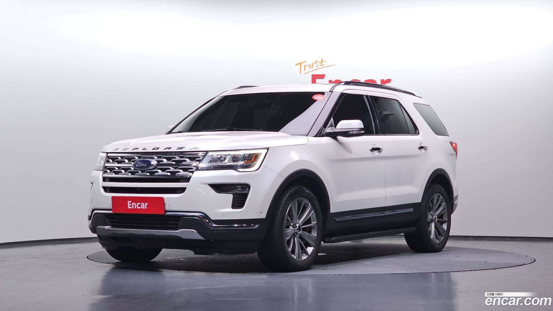 Main__Slider__Photo:Explorer Ford 2018.5-0