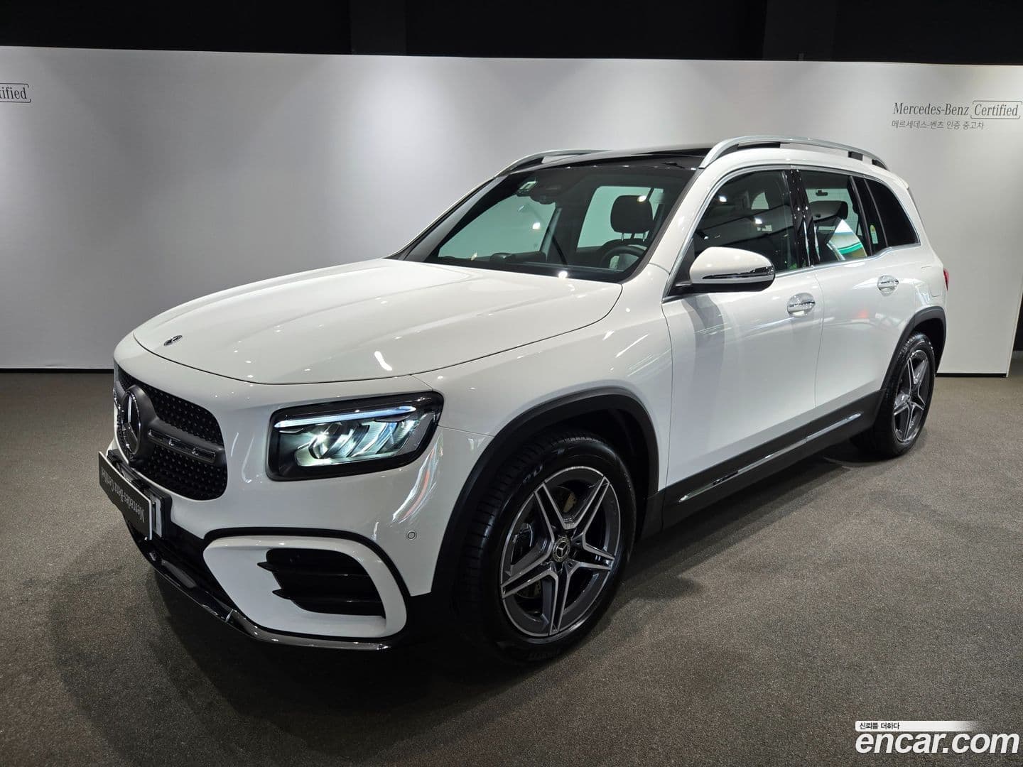 Main__Slider__Photo:GLB-Class Mercedes-Benz 2025.4-0