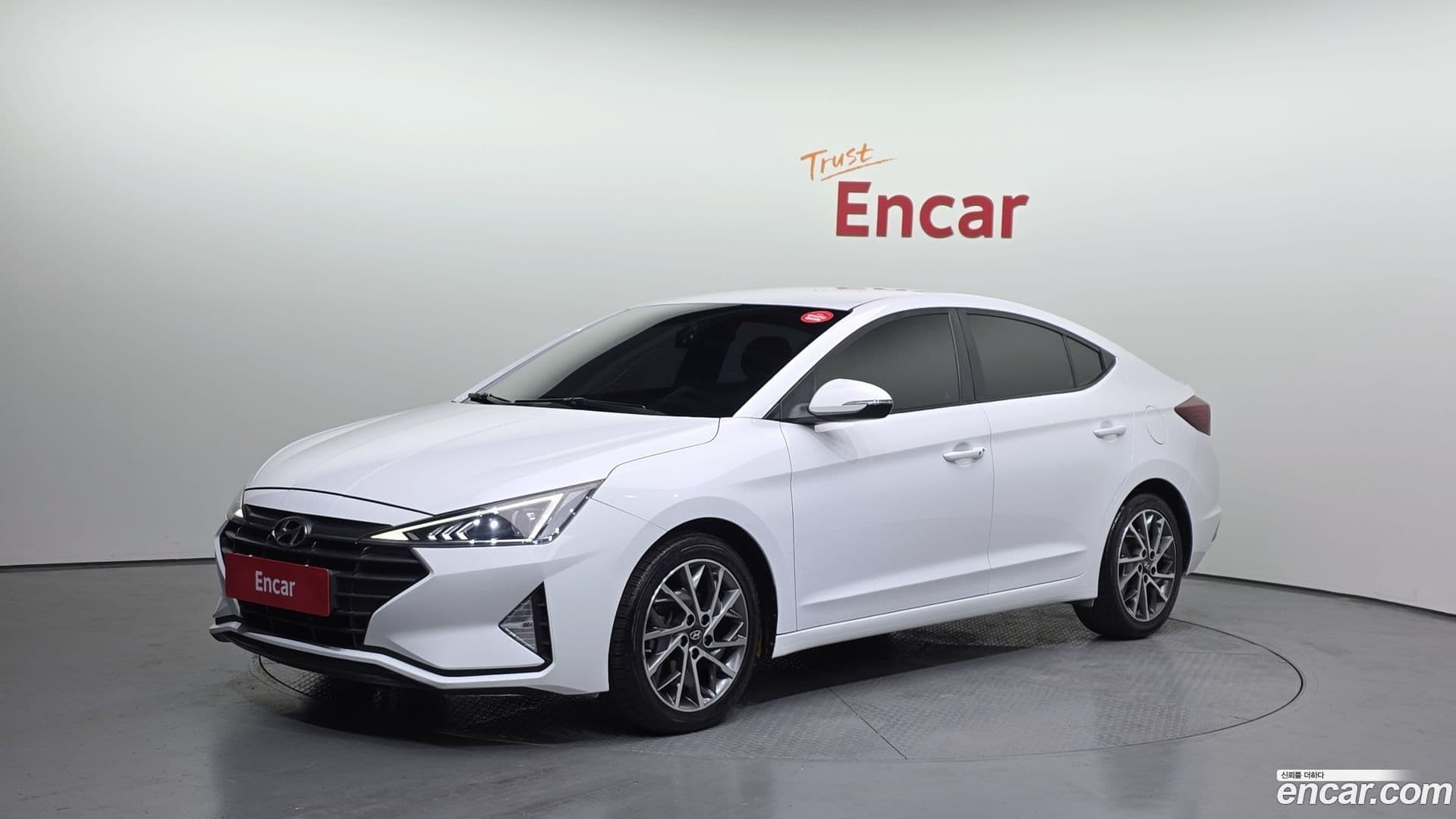 Main__Slider__Photo:AVANTE Hyundai 2019.2-0