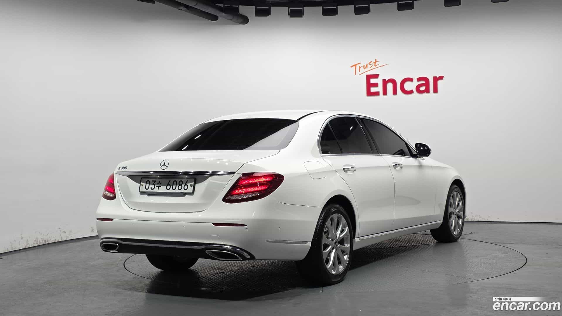 E-Class Mercedes-Benz 2018.9-OUTER-002