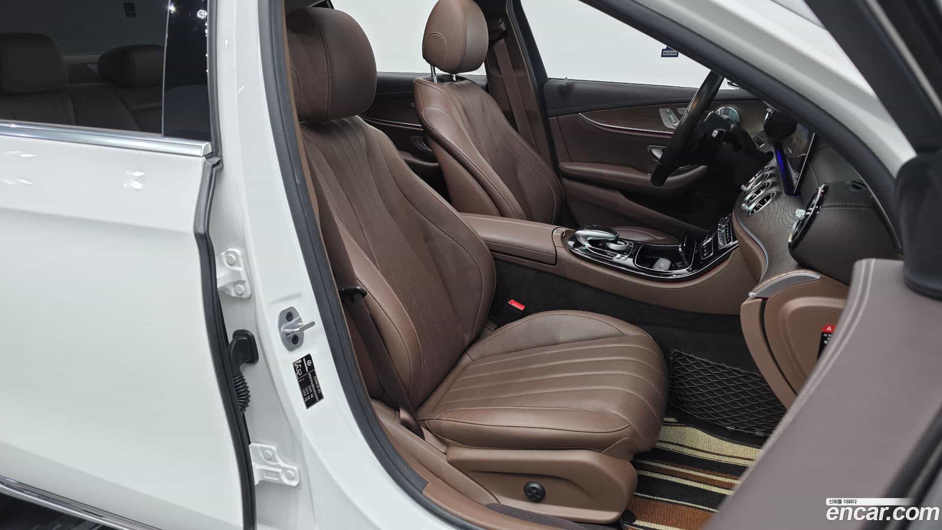 E-Class Mercedes-Benz 2018.9-INNER-010