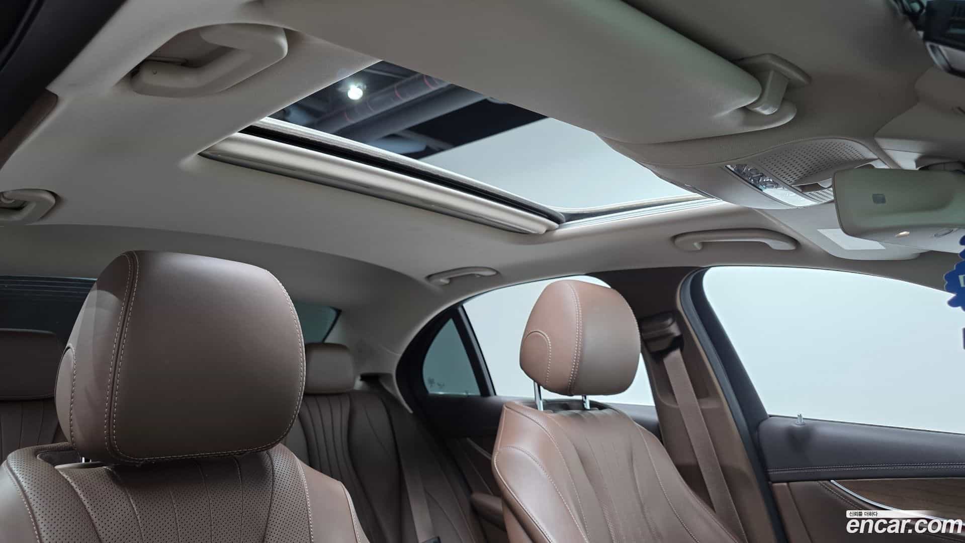 E-Class Mercedes-Benz 2018.9-OPTION-021