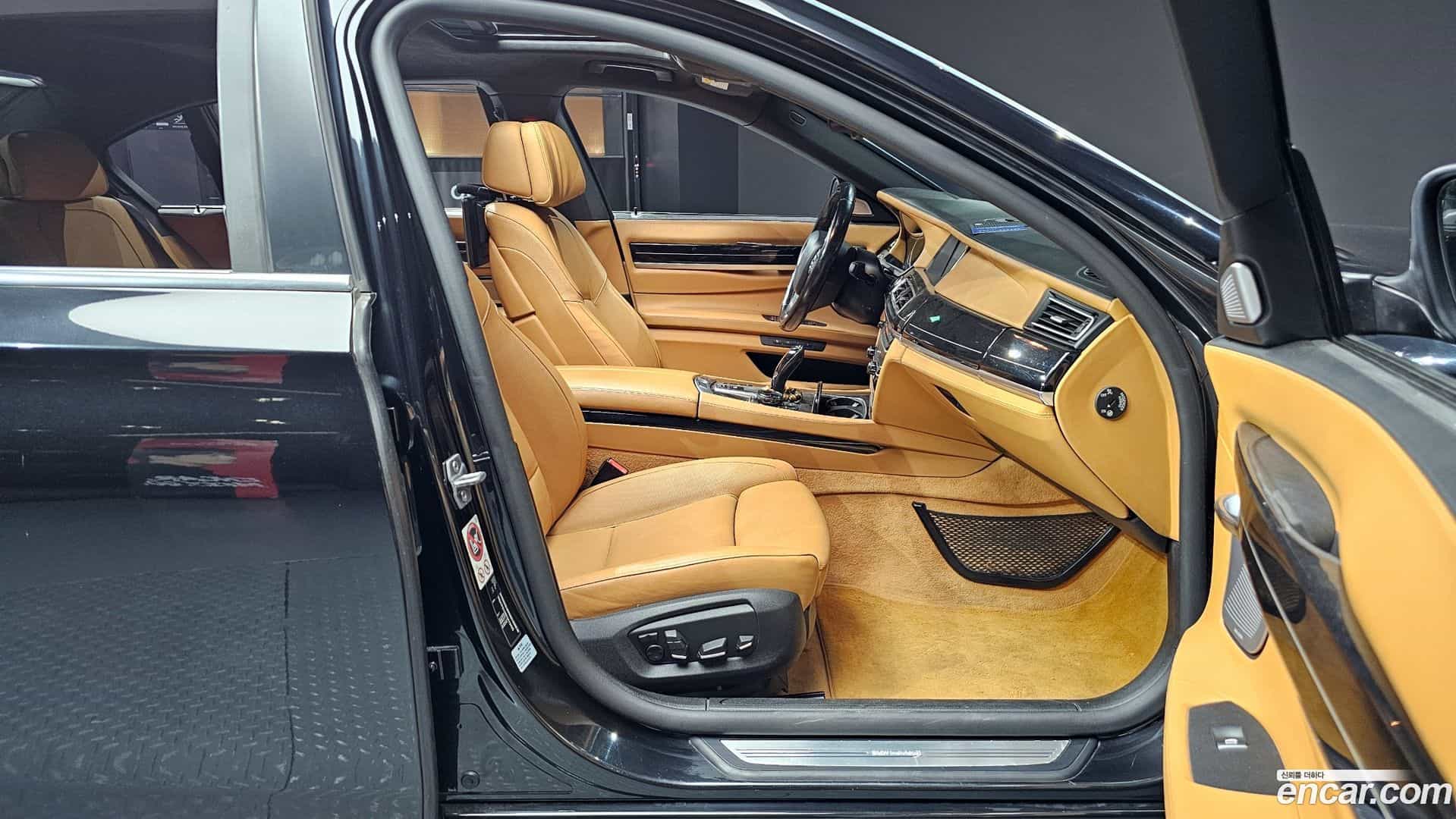 7-Series BMW 2015.8-INNER-010