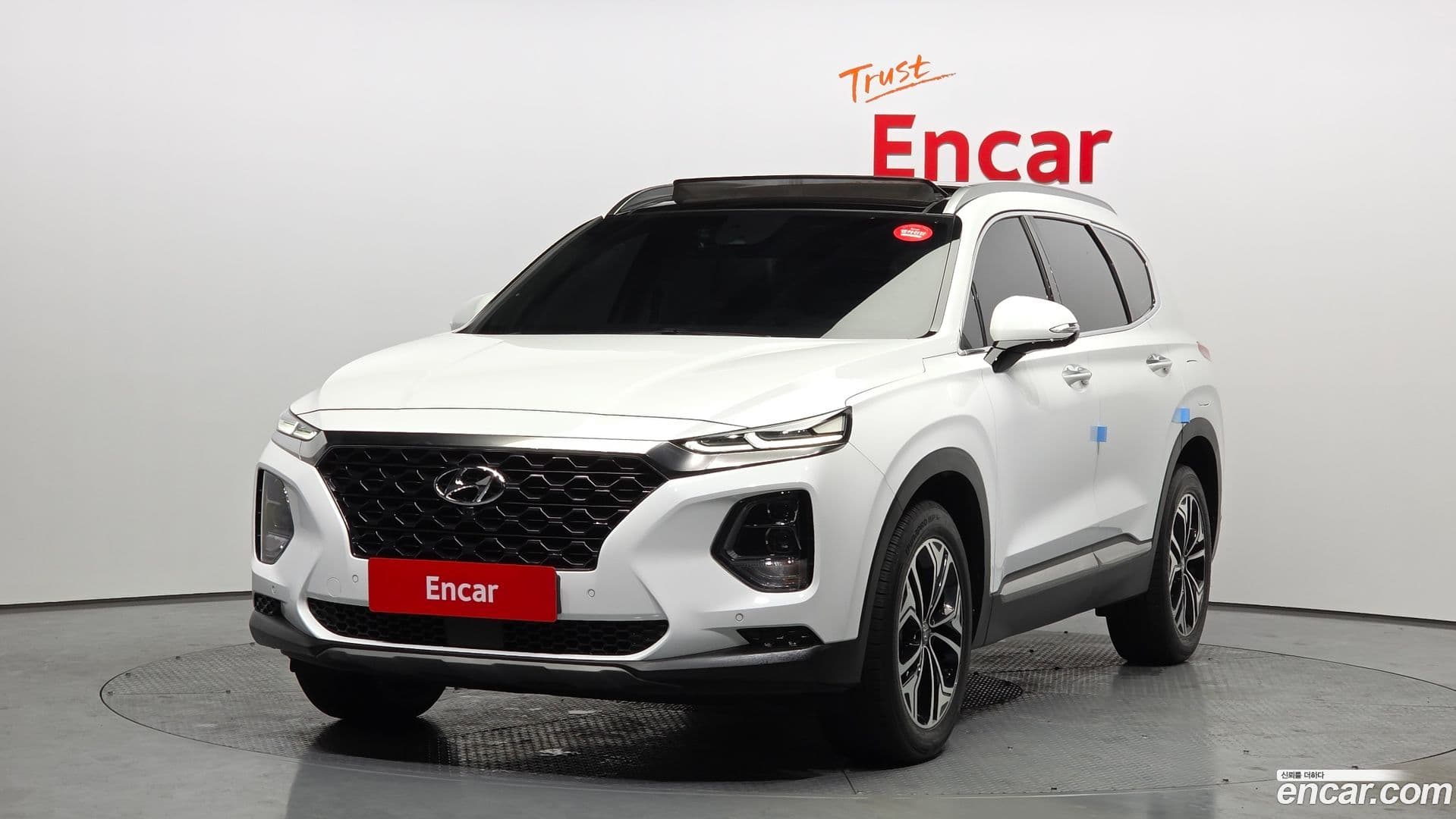 Main__Slider__Photo:Santafe Hyundai 2018.9-0