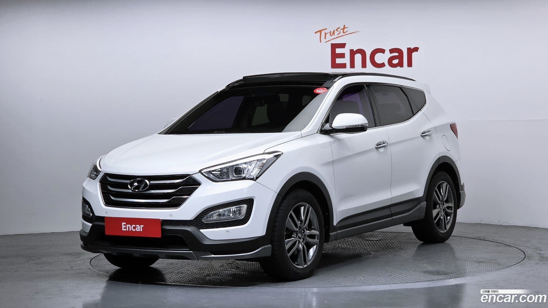 Main__Slider__Photo:Santafe Hyundai 2015.0-0