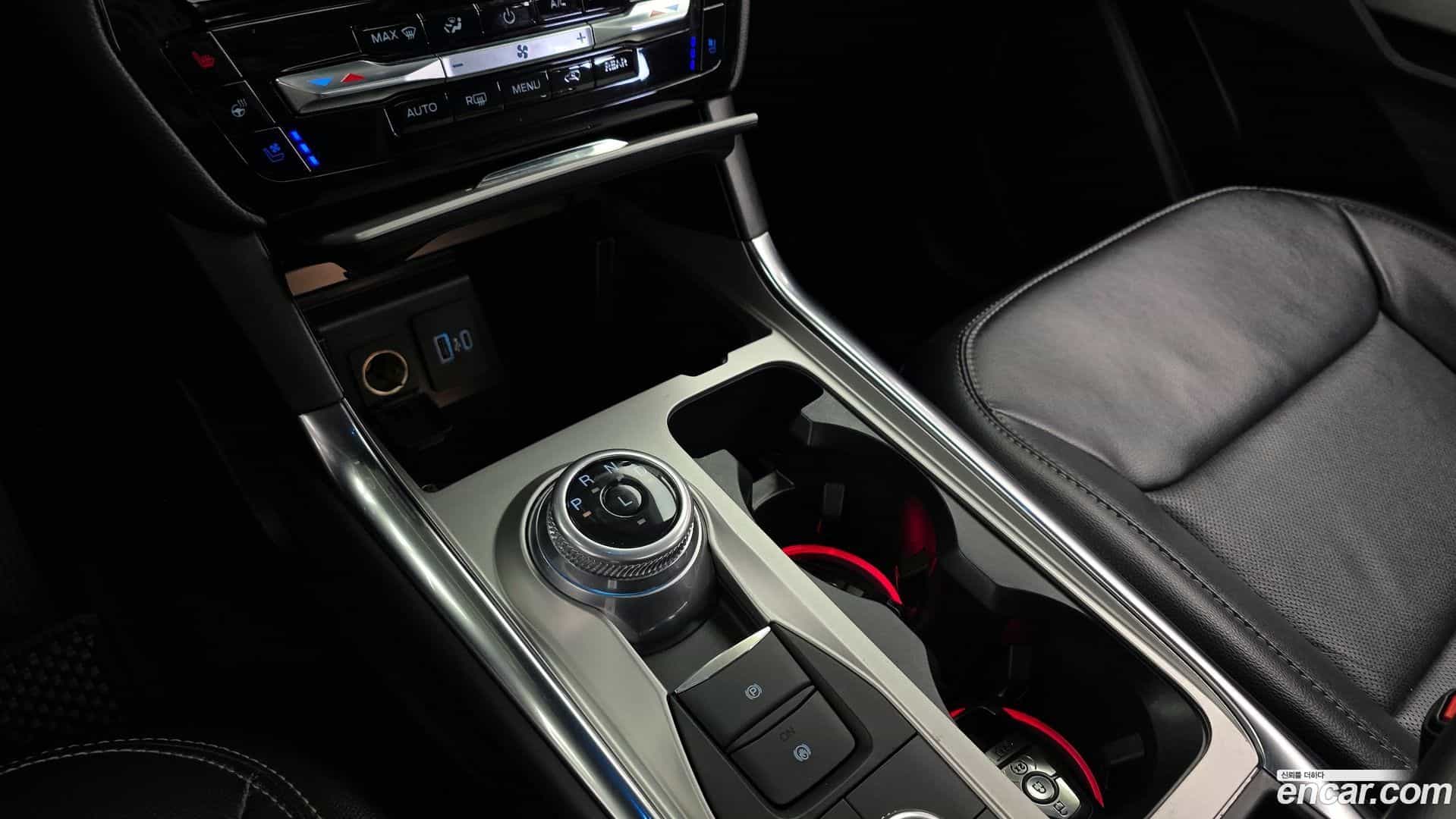 Explorer Ford 2021.11-INNER-009