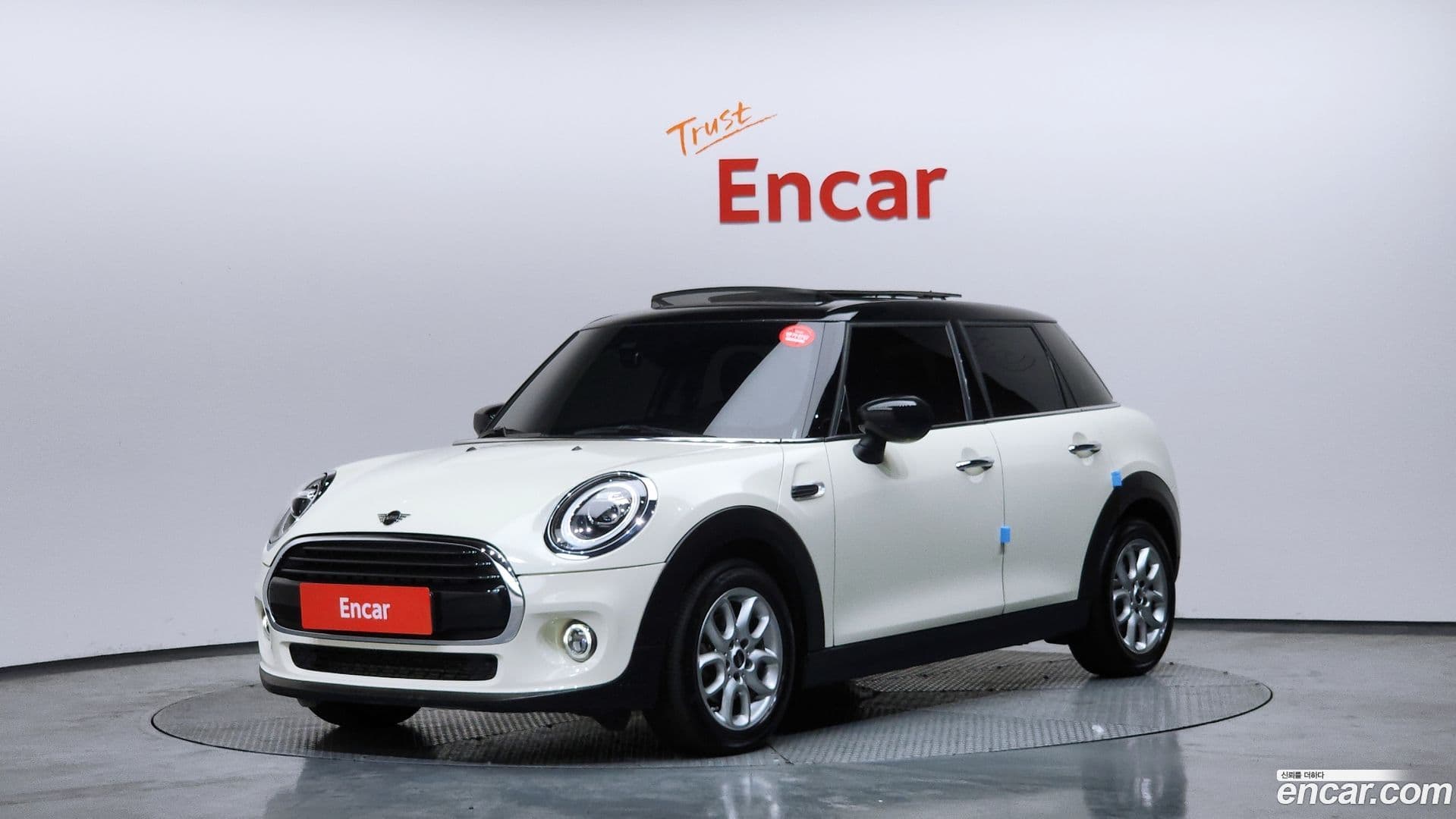 Main__Slider__Photo:Cooper Mini 2019.10-0