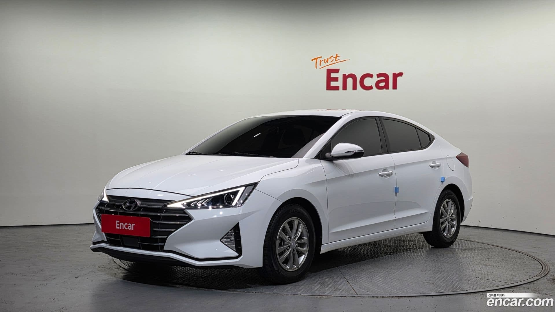Main__Slider__Photo:AVANTE Hyundai 2019.9-0