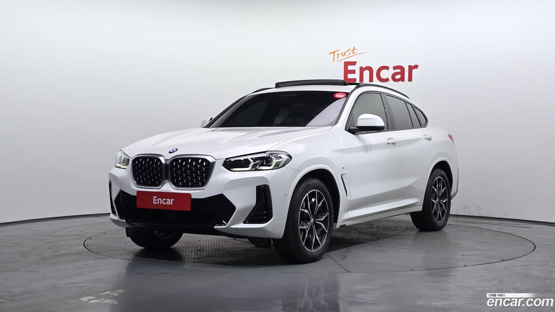 Main__Slider__Photo:X4 BMW 2023.3-0
