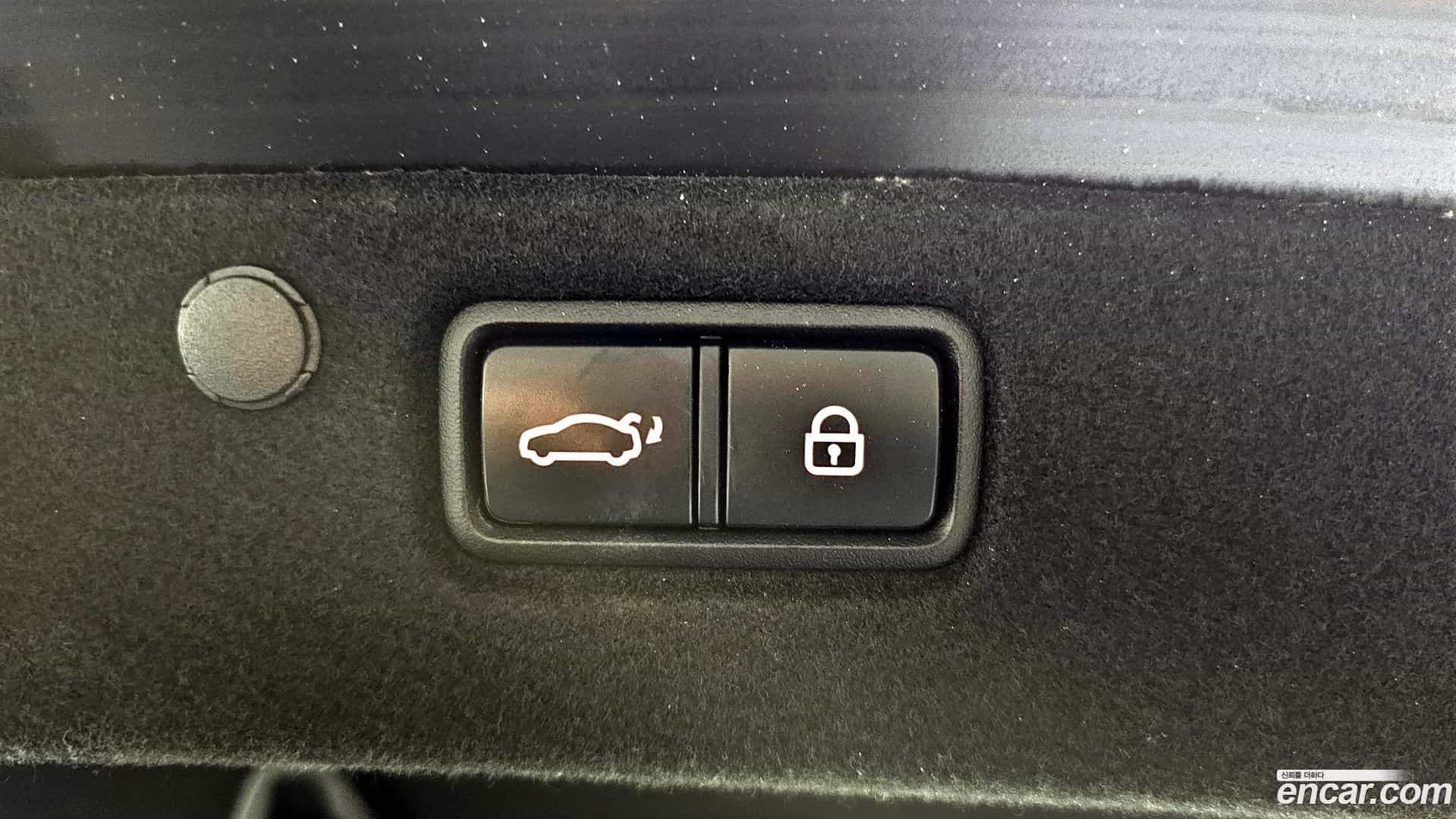 Grandeur Hyundai 2017.8-OPTION-024