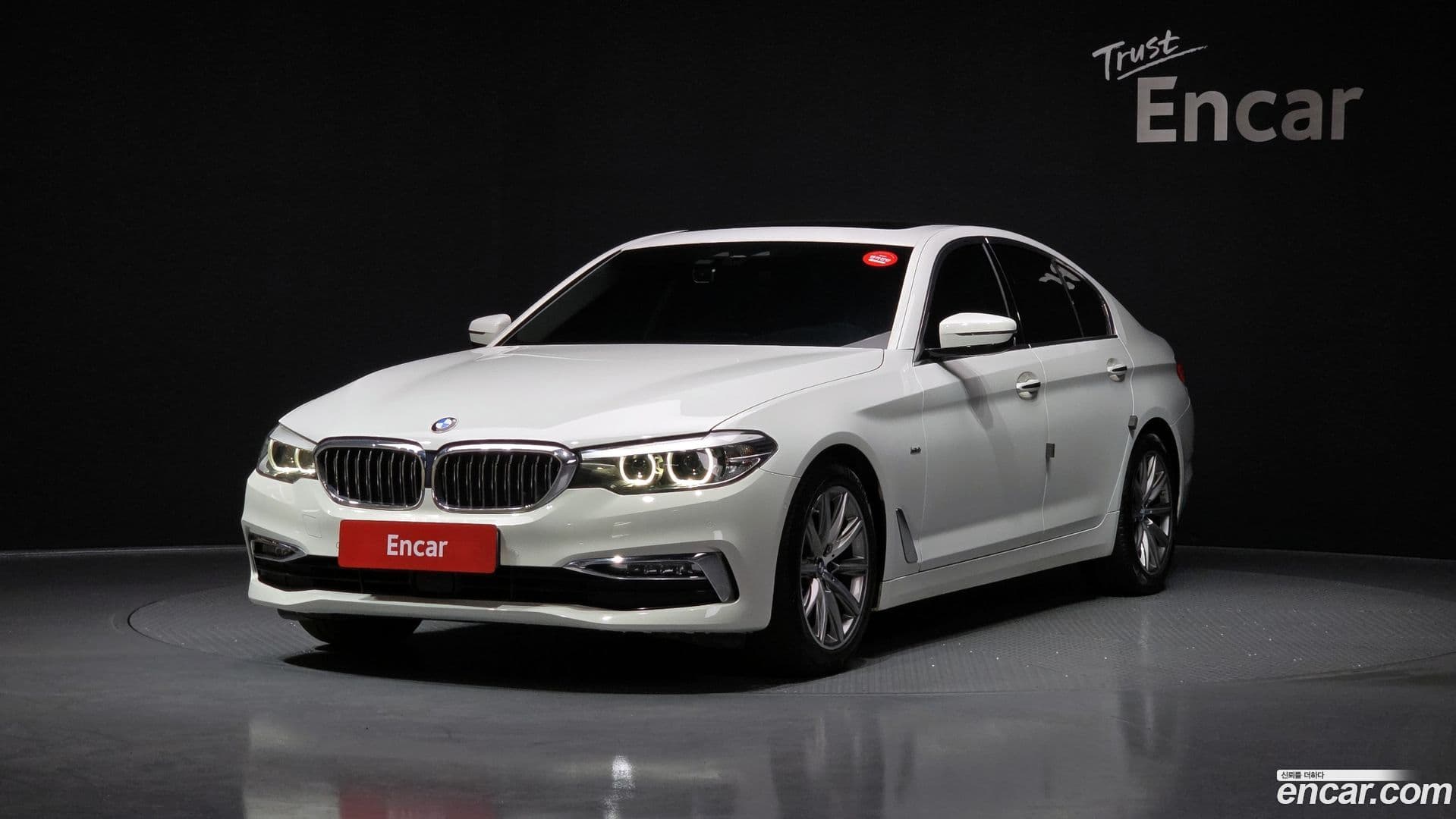 Main__Slider__Photo:5-Series BMW 2018.11-0