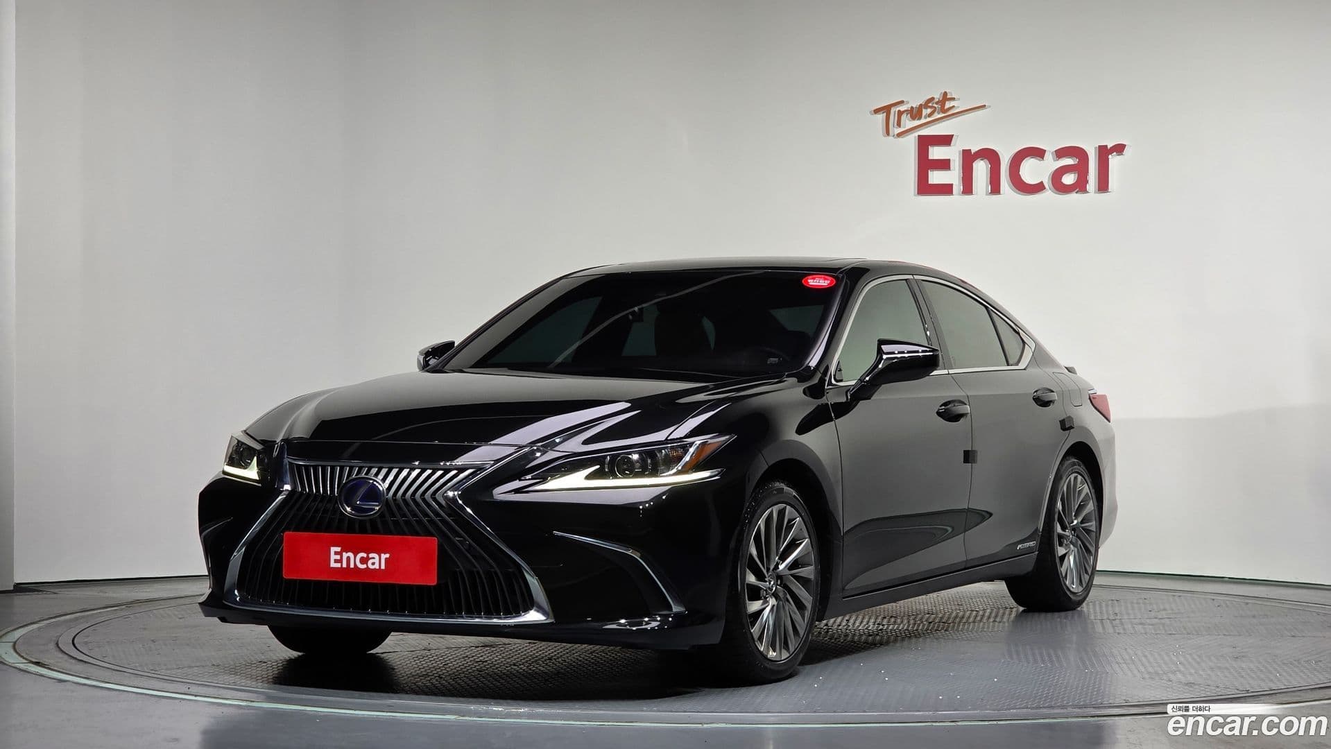 Main__Slider__Photo:ES Lexus 2018.9-0