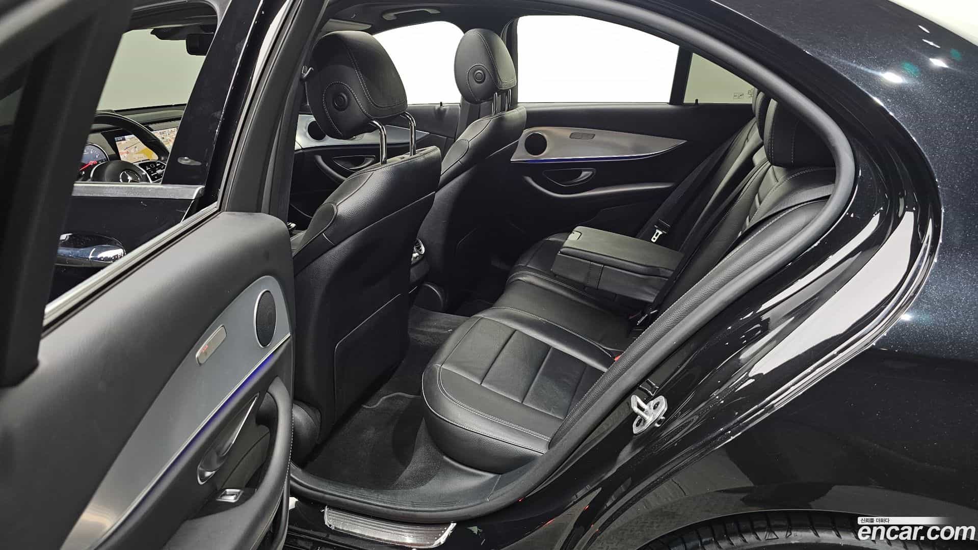 E-Class Mercedes-Benz 2019.11-OPTION-015